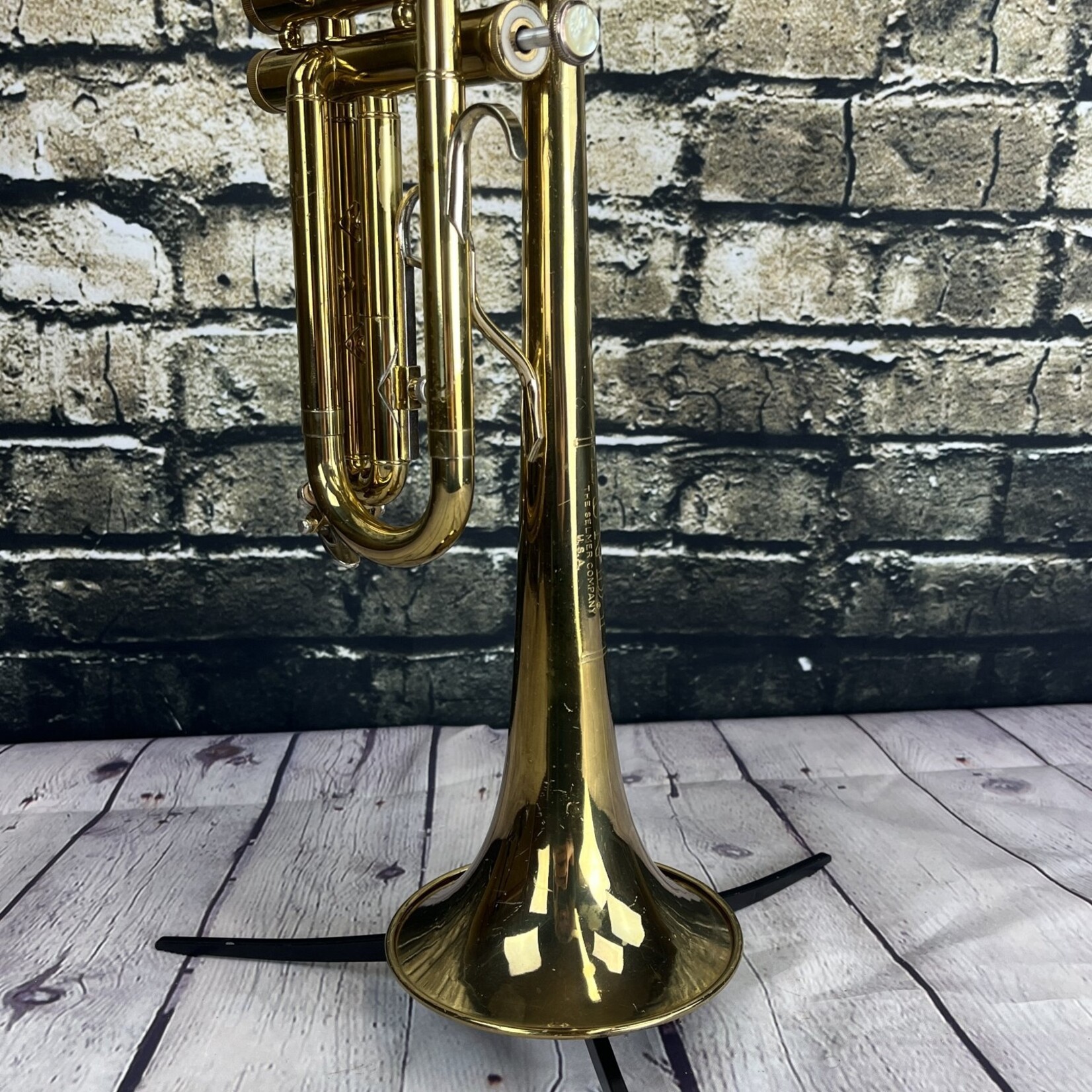 Selmer Bundy USA Made ML Gold Lacquer Trumpet - (Used)
