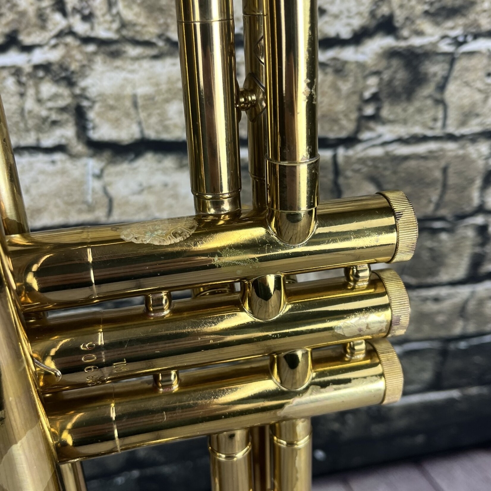 Selmer Bundy USA Made ML Gold Lacquer Trumpet - (Used)