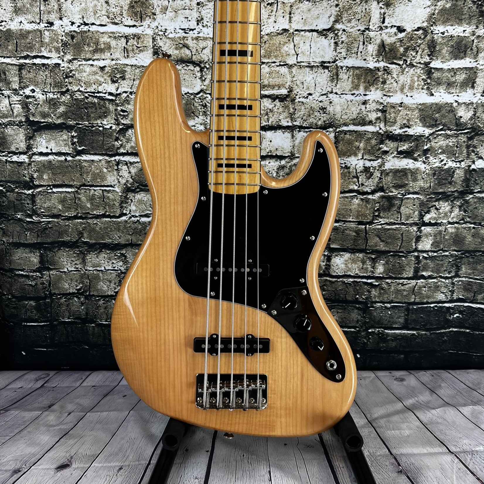 Squier Classic Vibe '70s Jazz Bass V Maple Fingerboard - Natural