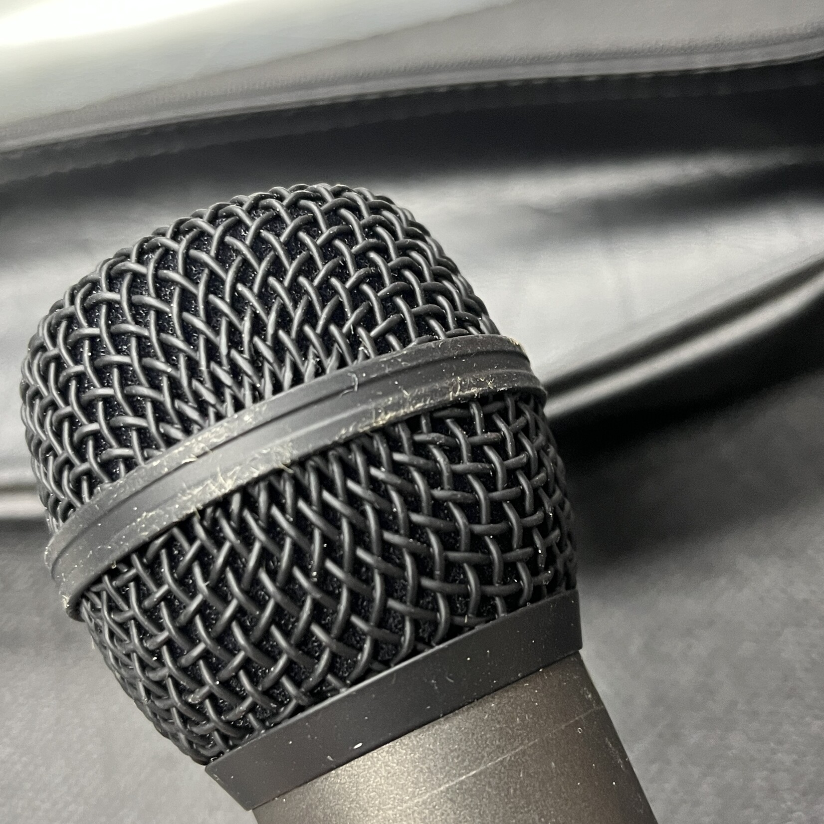 CAD D189 Supercardioid Dynamic Microphone - (Used)