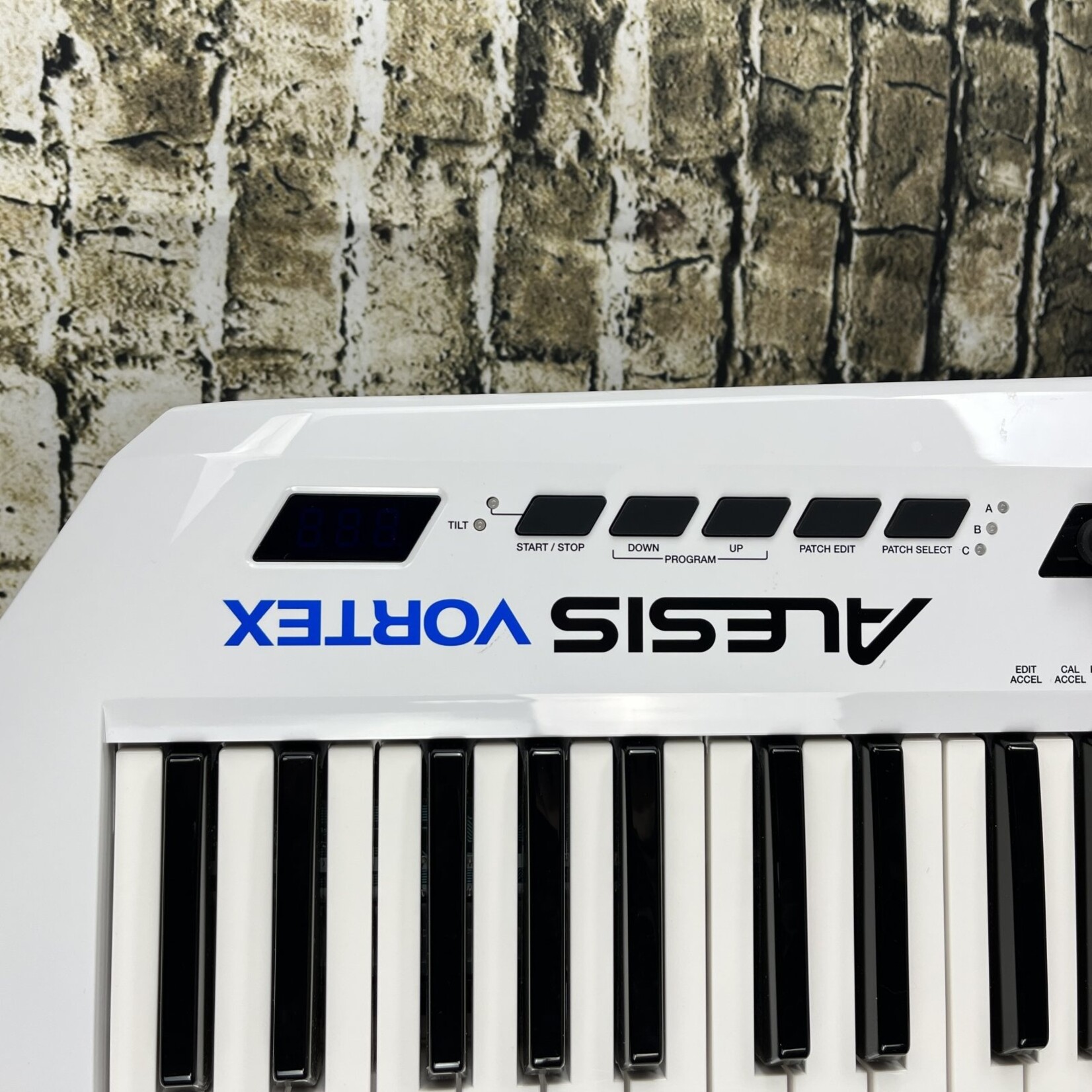 Alesis Vortex USB/MIDI Keytar Controller - White (Used)