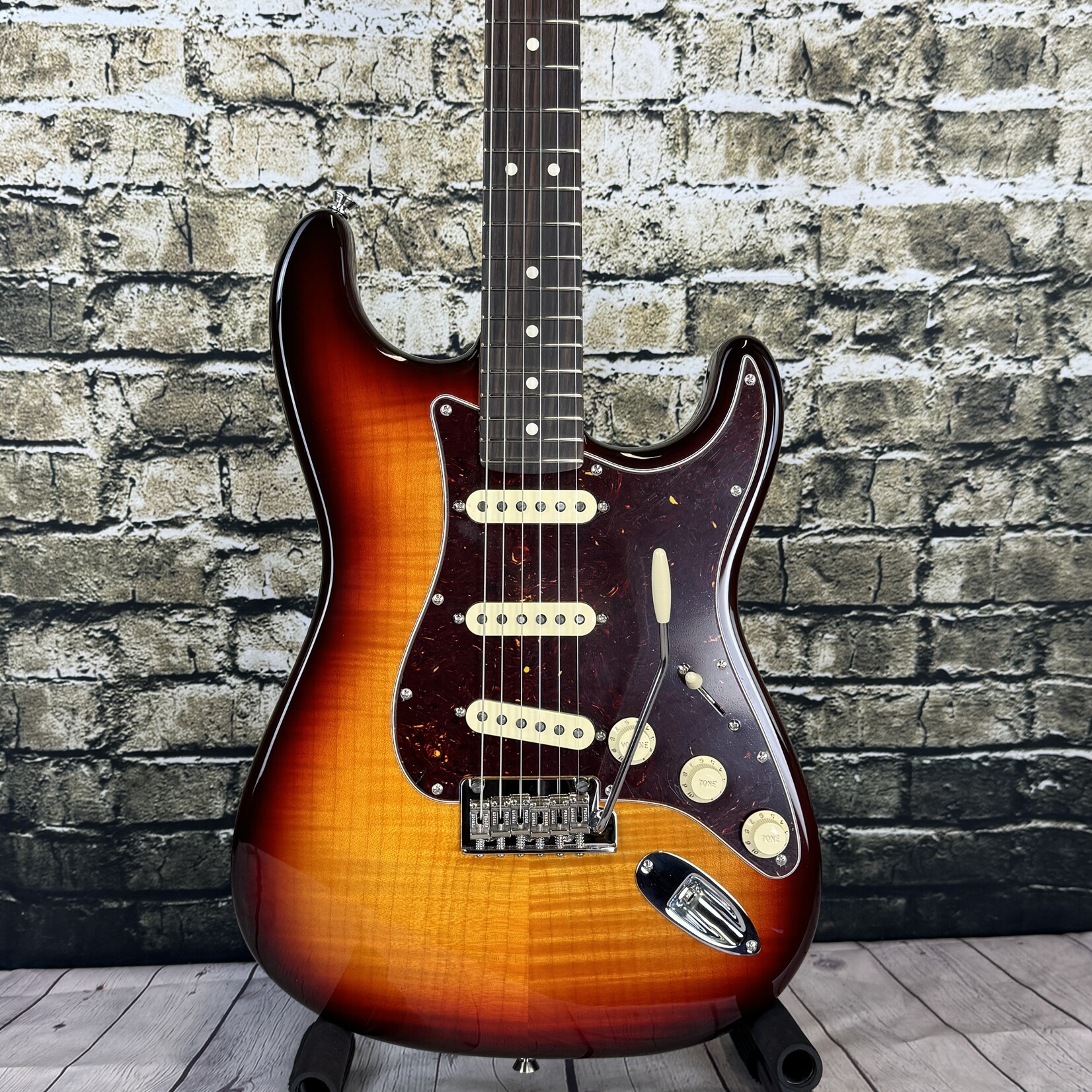 Fender 70th Anniversary American Professional II Stratocaster, Rosewood Fingerboard W/Case - Comet Burst
