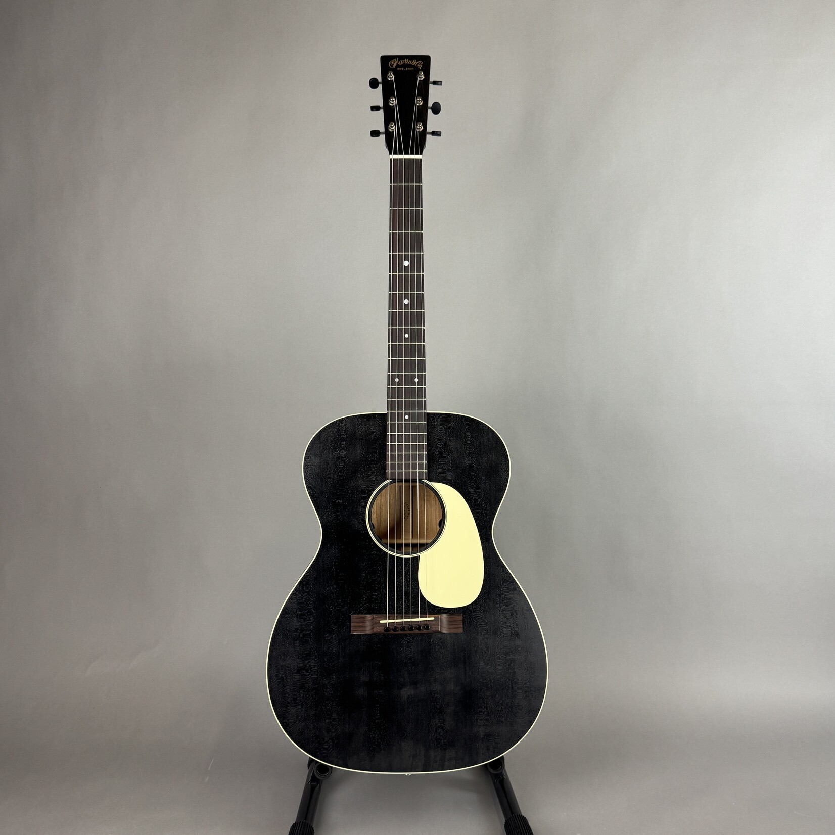 Martin 000-17E Acoustic-Electric Guitar W/Softshell Case - Black Smoke