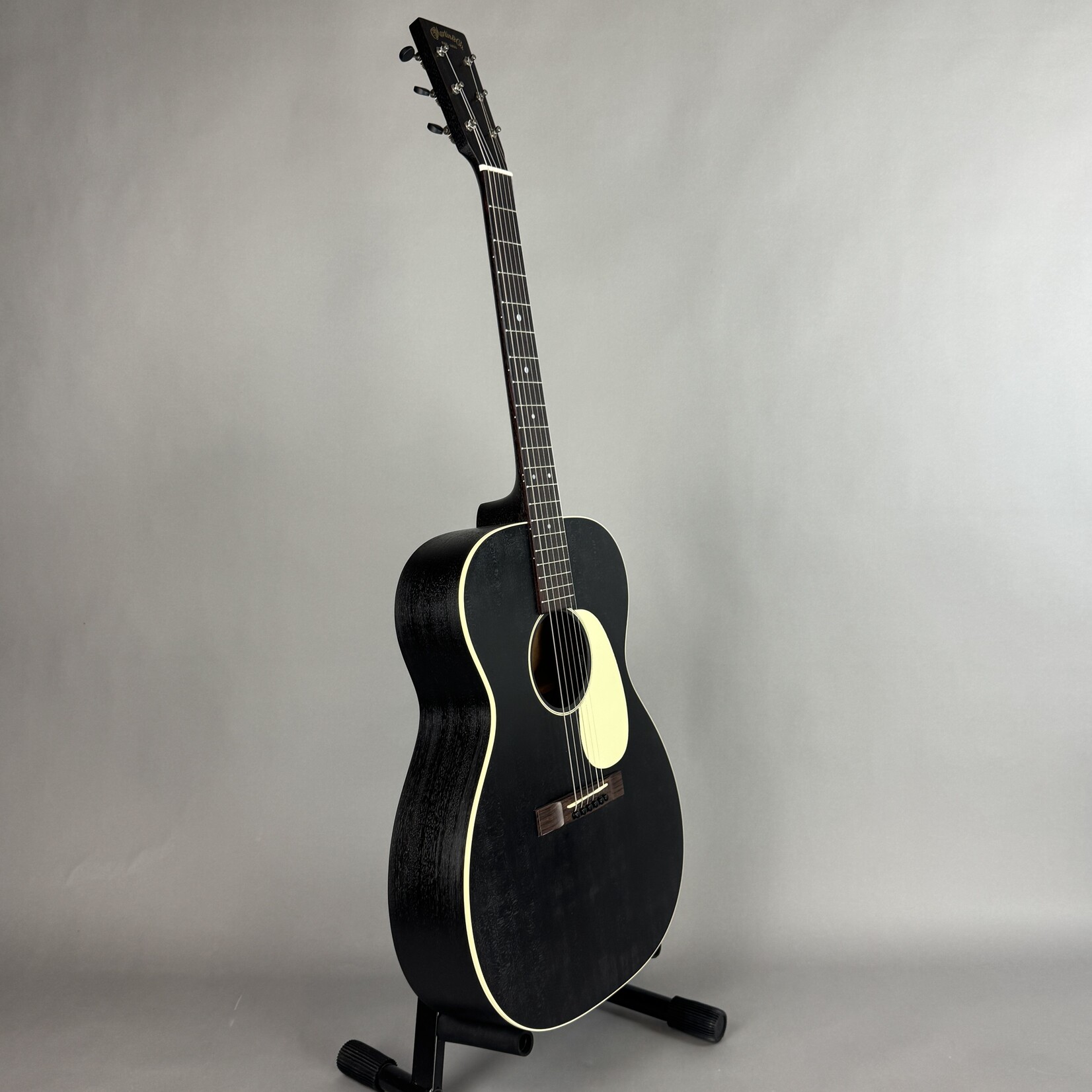 Martin 000-17E Acoustic-Electric Guitar W/Softshell Case - Black Smoke
