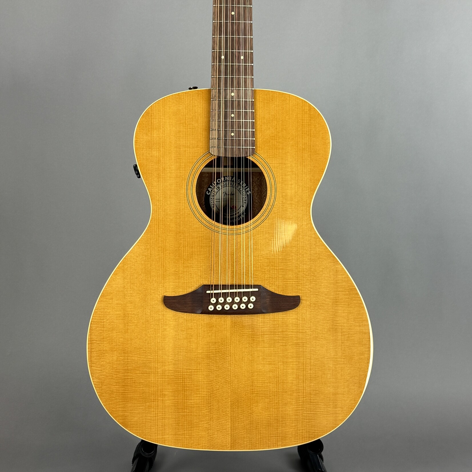 Fender Villager™ 12-String, Walnut Fingerboard, Tortoiseshell Pickguard W/Gig Bag - Aged Natural