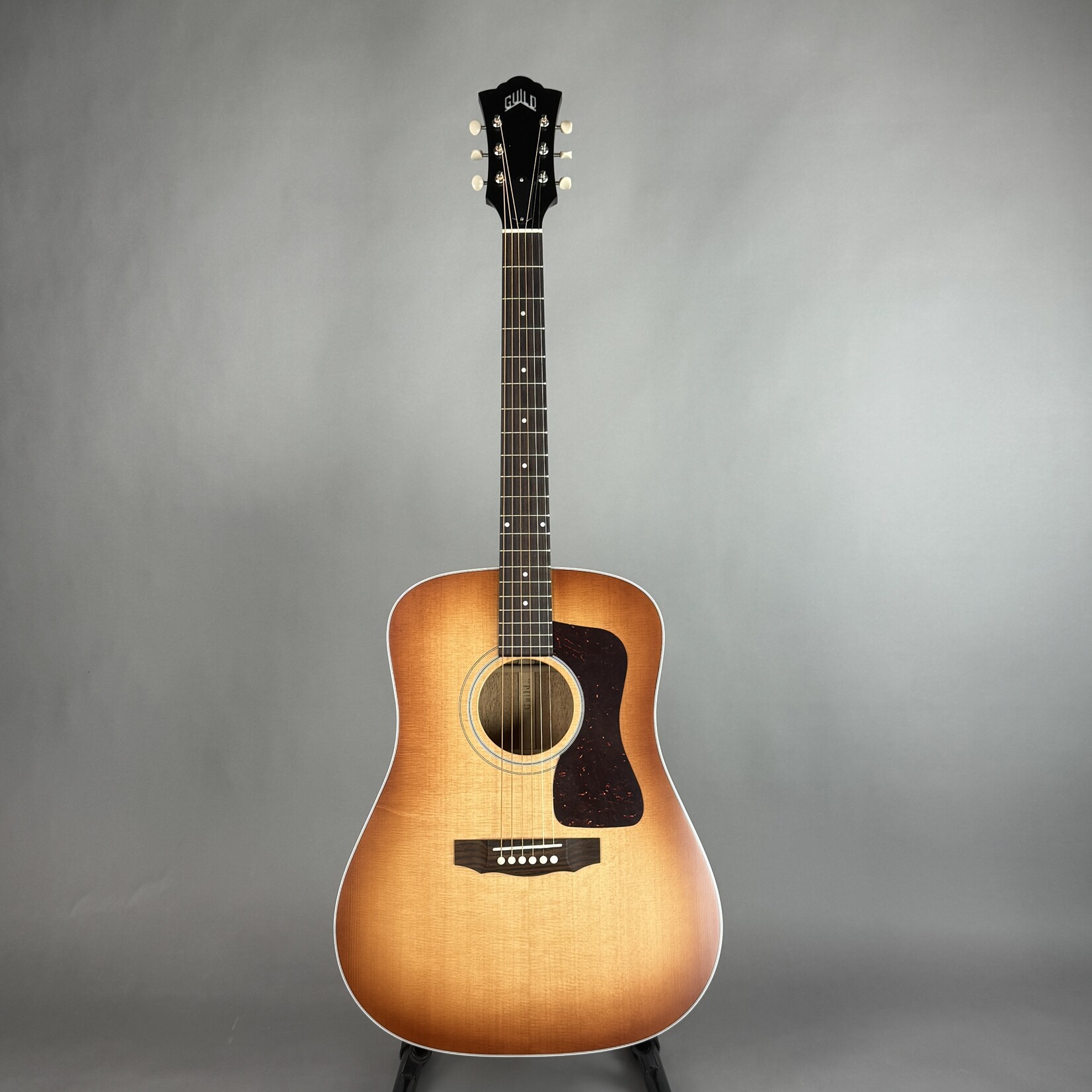 Guild D-40 Standard Dreadnaught Acoustic Guitar W/Case - Pacific Sunset Burst