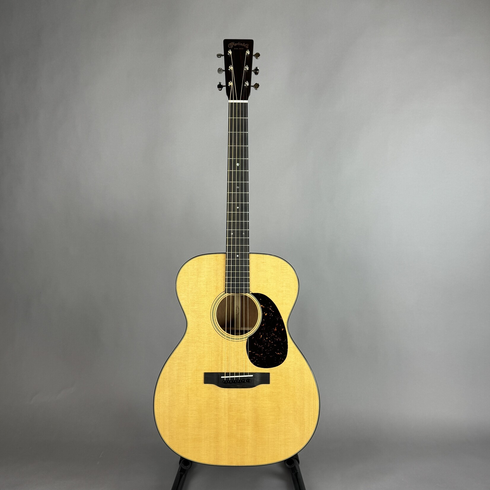 Martin 000-18 Acoustic Guitar W/Hardshell Case - Natural