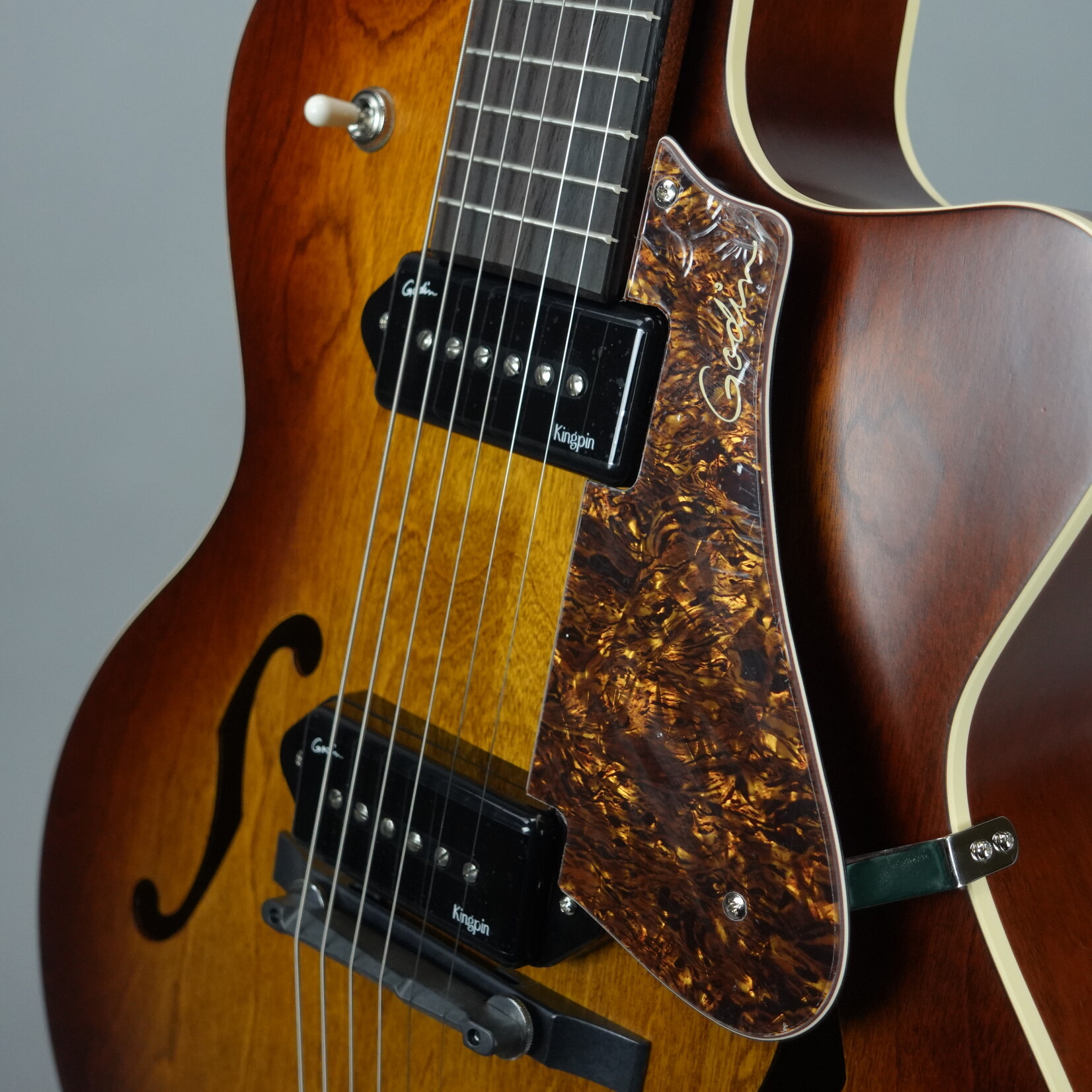 Godin 5th Avenue CW Kingpin II P90 Hollowbody Electric Guitar - Cognac Burst