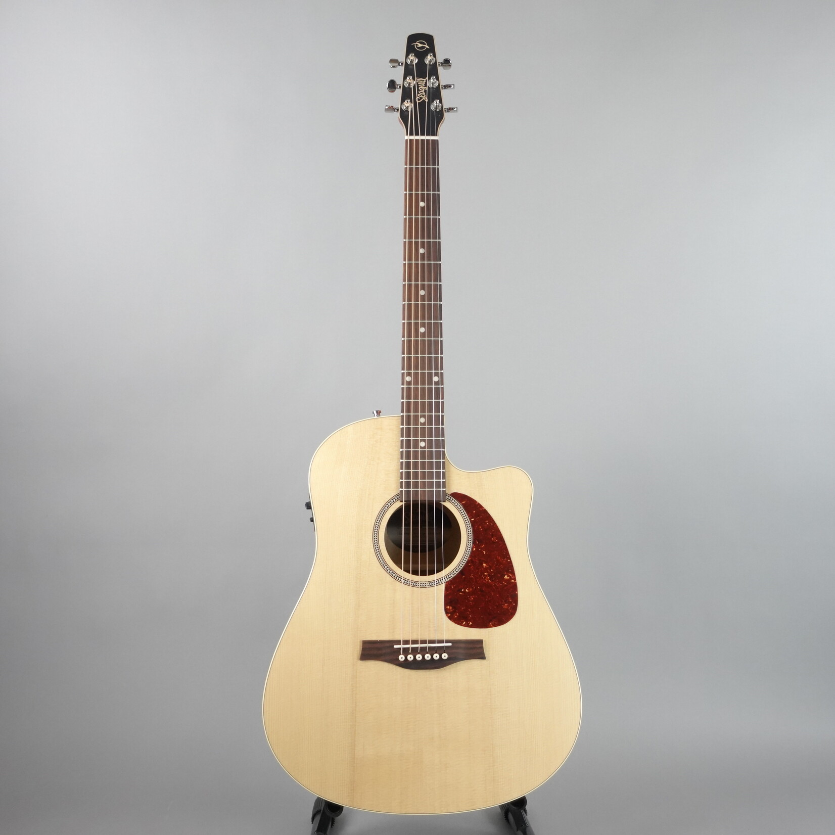 Seagull Coastline SLIM CW Presys II Cutaway Acoustic-Electric Guitar W/Gig Bag - Natural