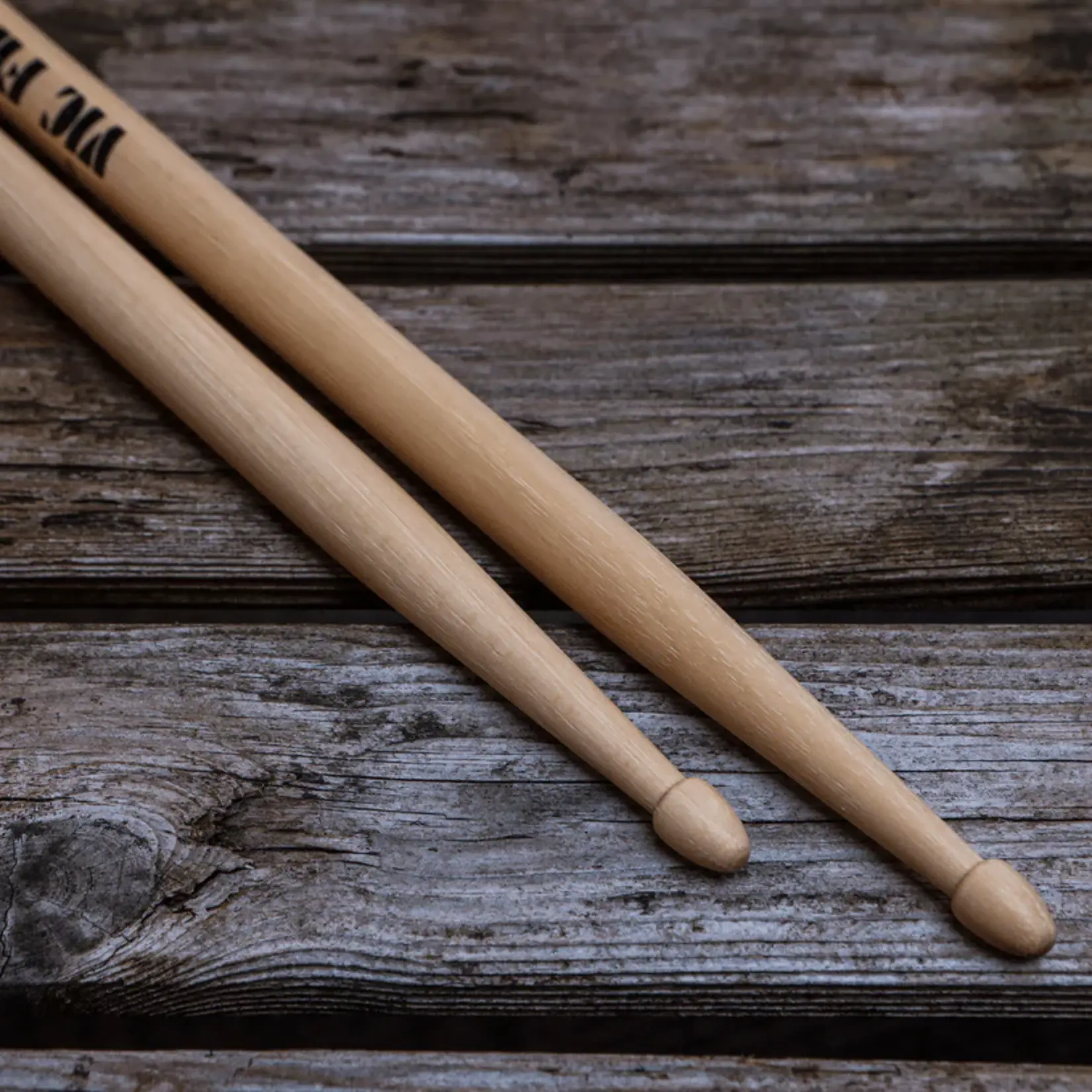 Vic Firth  5B Wood Tip Drumsticks