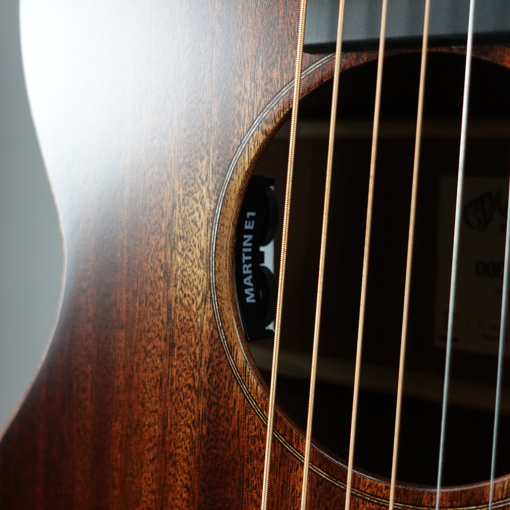 Martin 000C Jr E StreetMaster Junior Series Guitar W/Softshell Bag