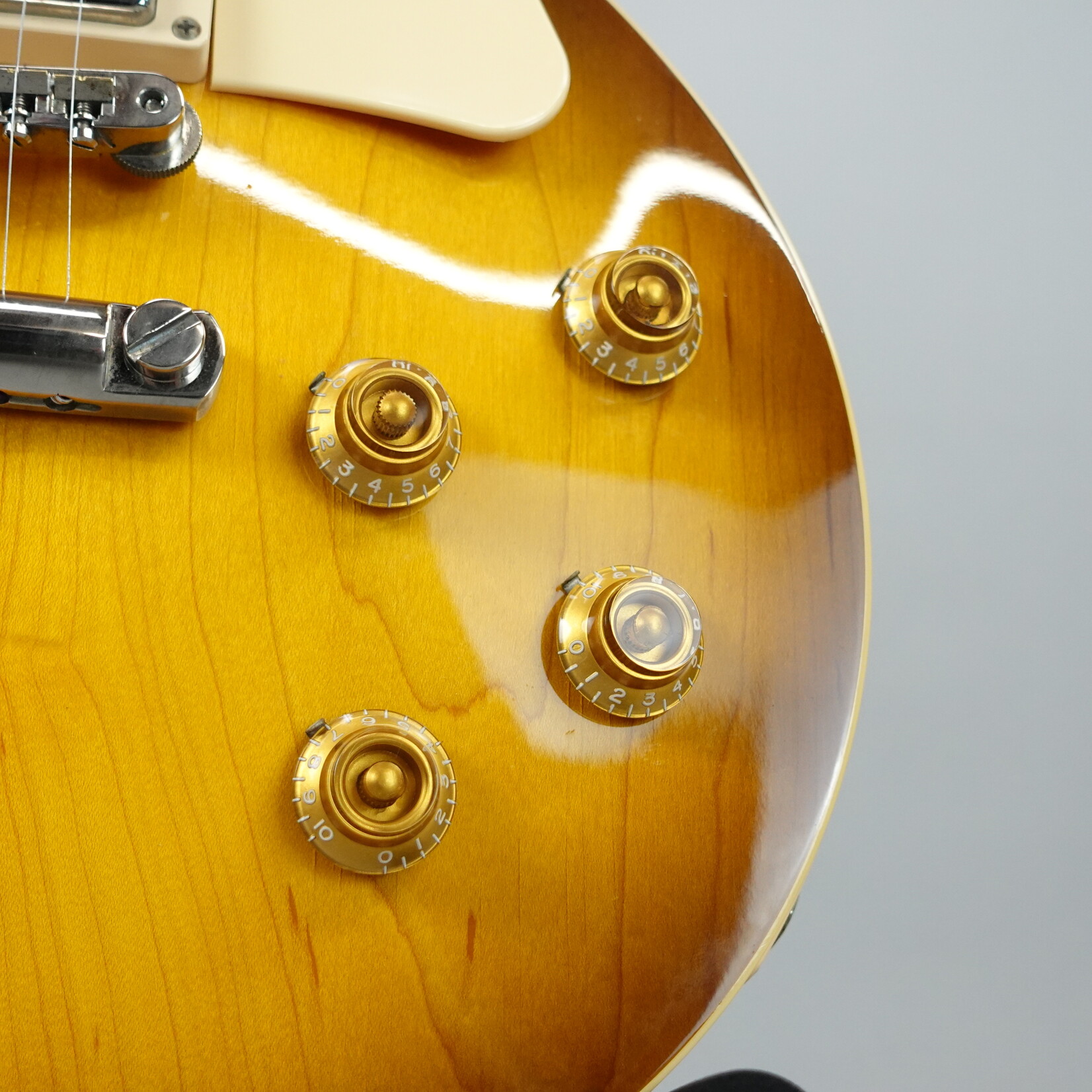 Gibson 2000's Les Paul Classic 60's Reissue W/Case - Honey Burst (Used)