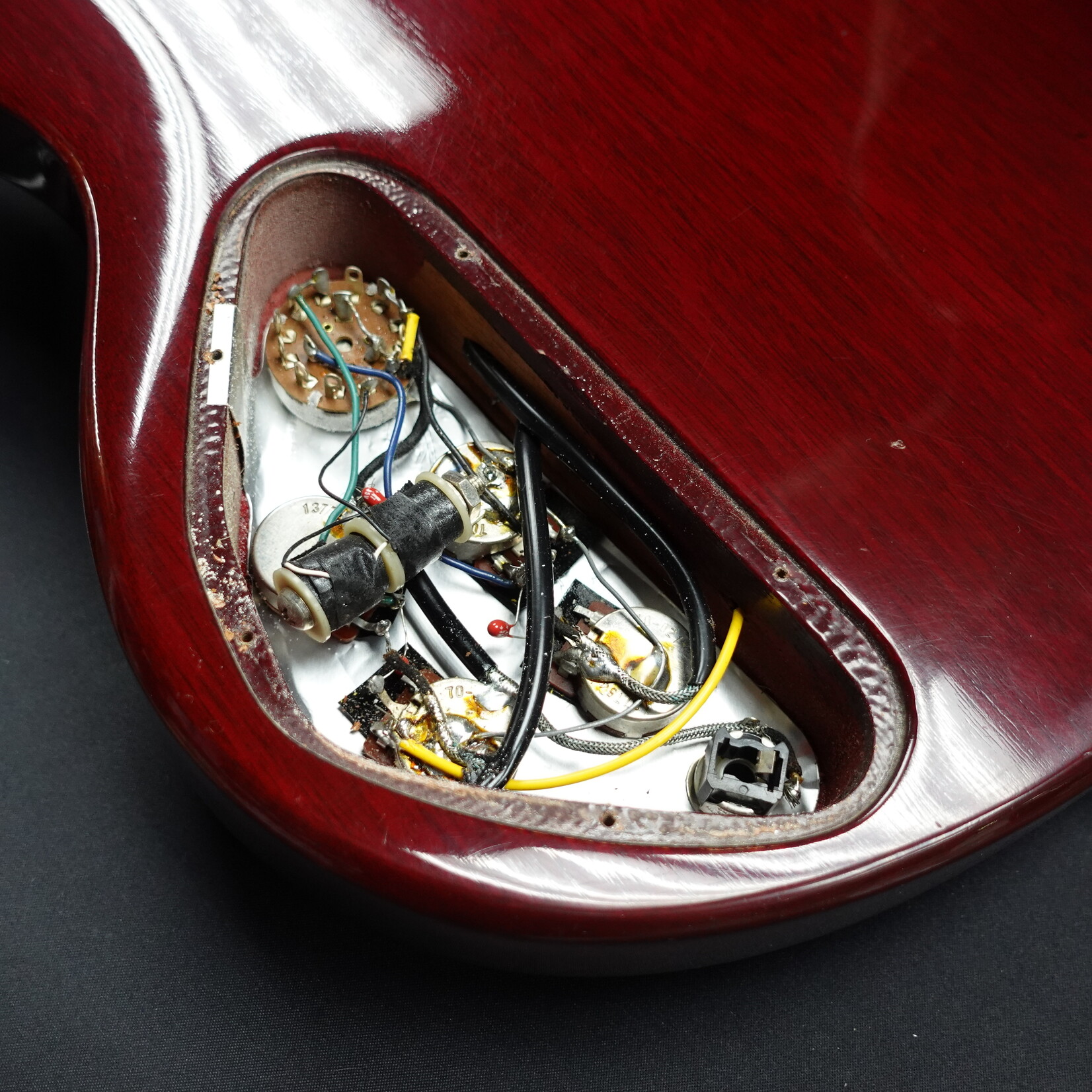 Gibson EB-3 Electric Bass Guitar W/Original Case - (Used) Circa 1973-75