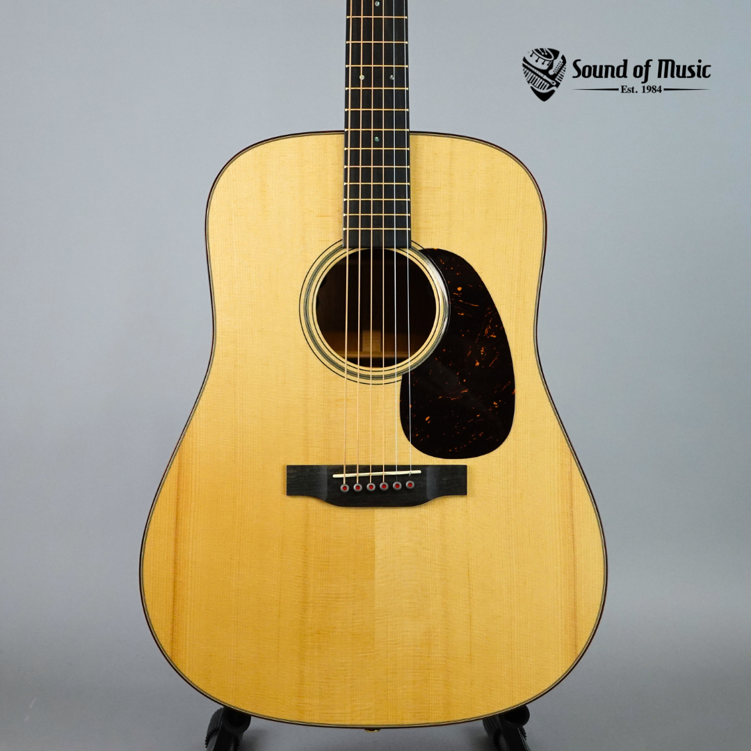 Martin D-18E Modern Deluxe Acoustic-Electric Guitar W/Hardshell Case - Natural