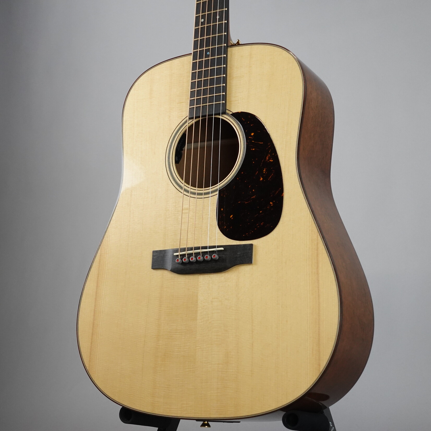 Martin D-18E Modern Deluxe Acoustic-Electric Guitar W/Hardshell Case - Natural