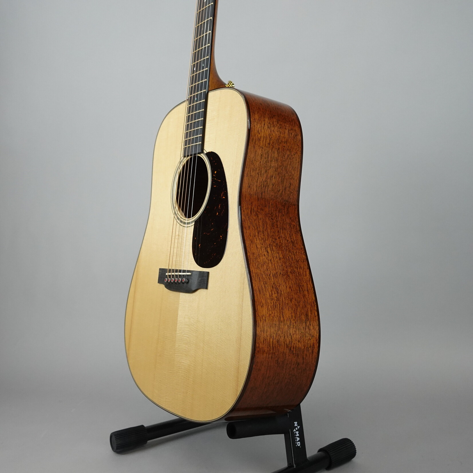 Martin D-18E Modern Deluxe Acoustic-Electric Guitar W/Hardshell Case - Natural