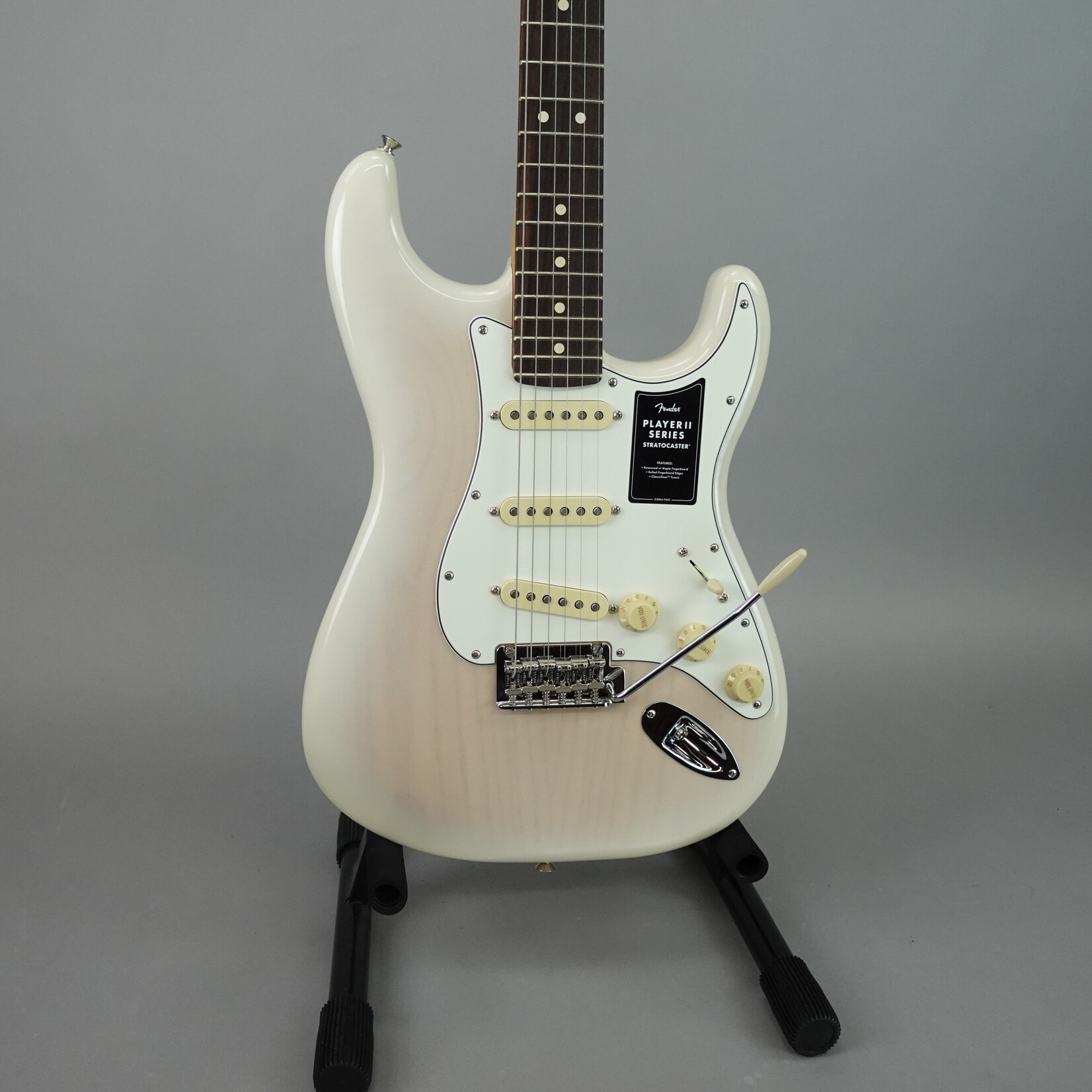 Fender Player II Stratocaster, Rosewood Fingerboard - White Blonde