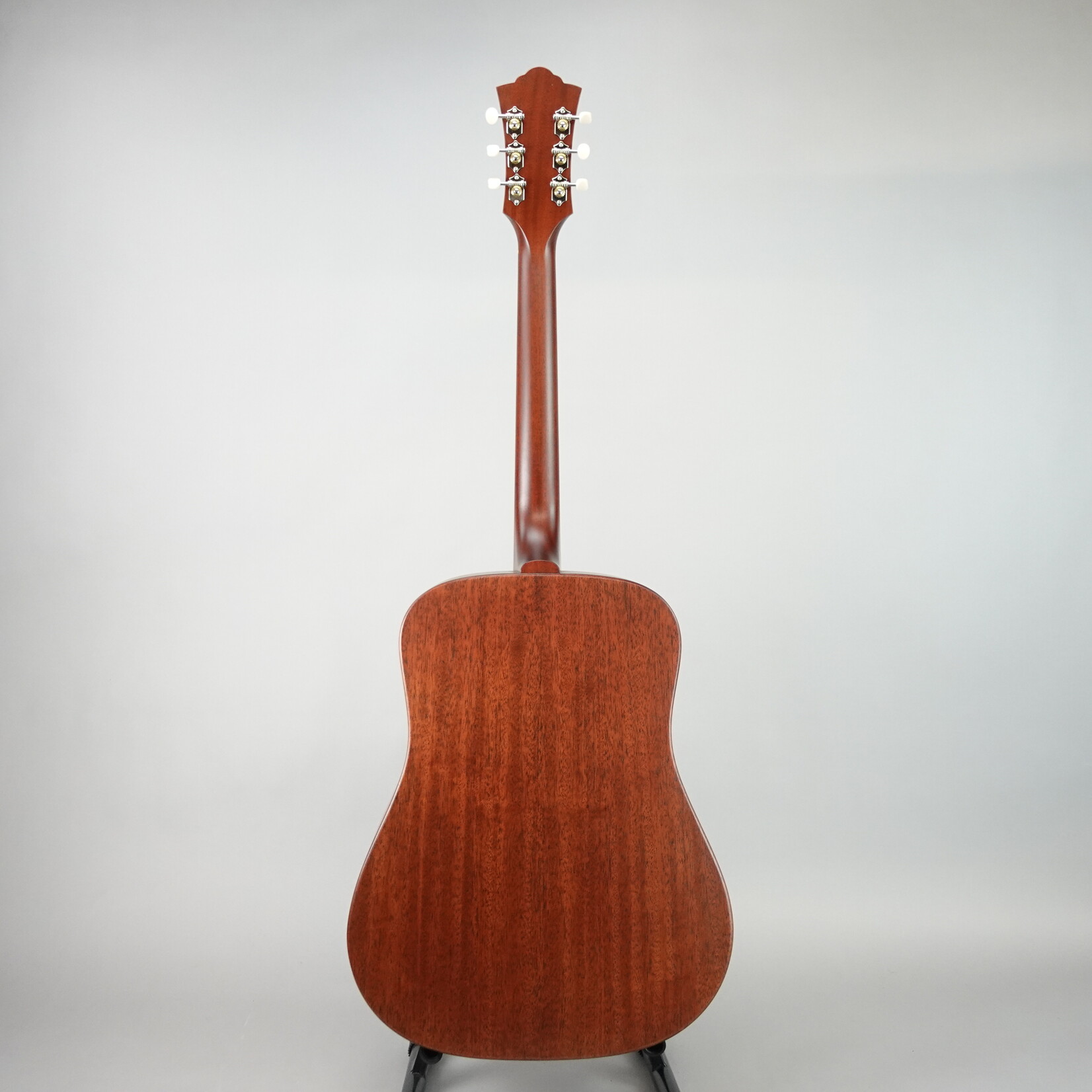 Guild D-20 Acoustic Guitar W/Case - Natural