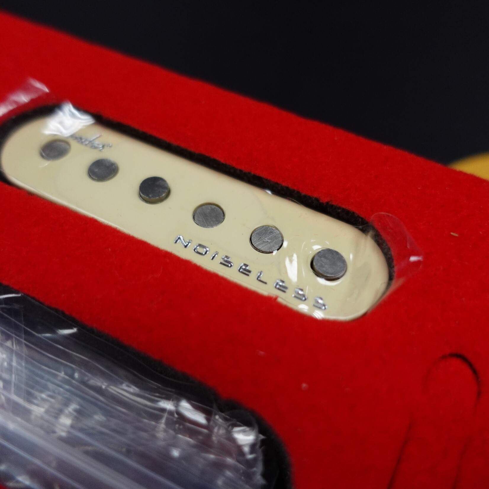 Fender Ultra Noiseless™ Vintage Stratocaster® Pickup Set (Neck & Bridge Only)