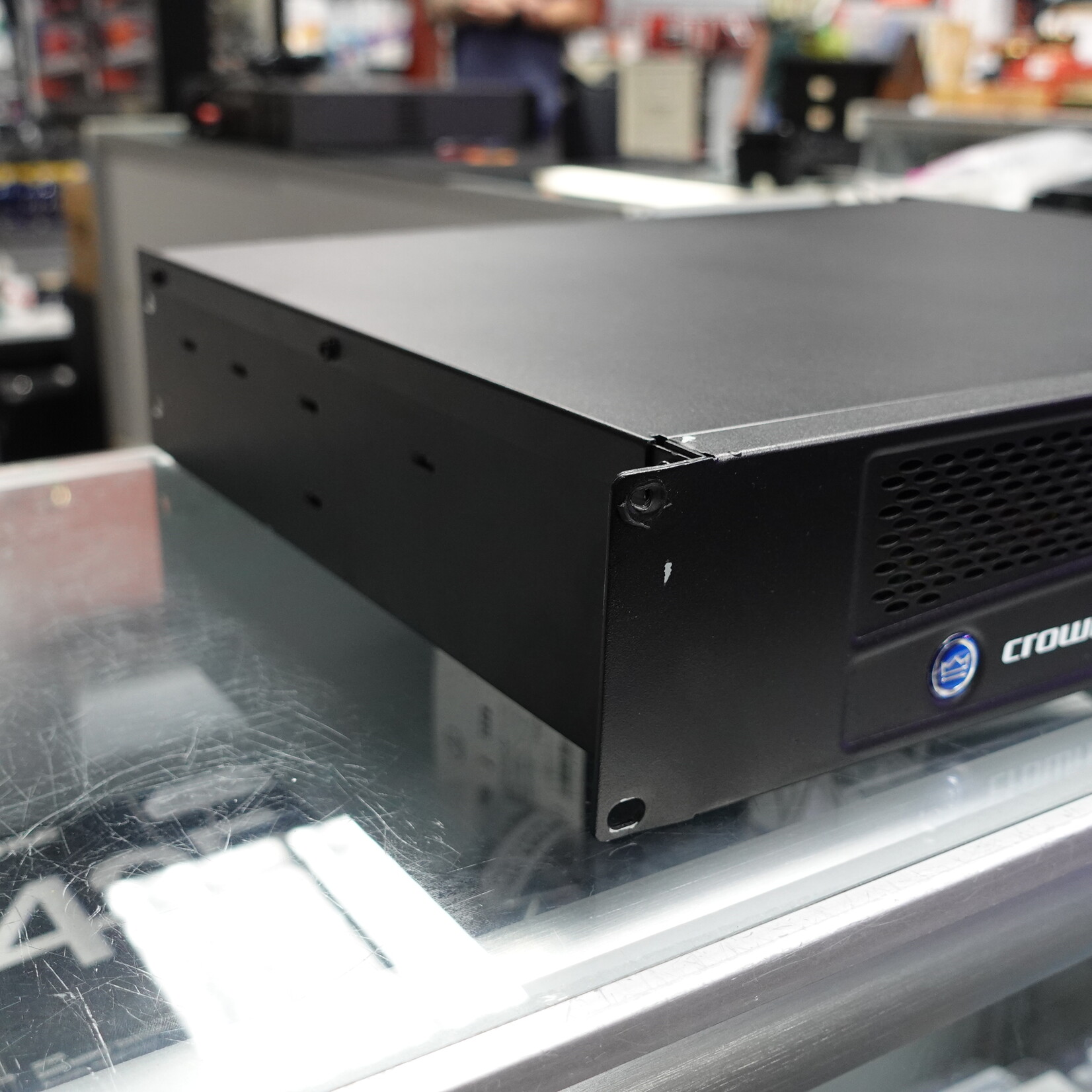 Crown XLS 802 2-Channel Power Amplifier - (Used)