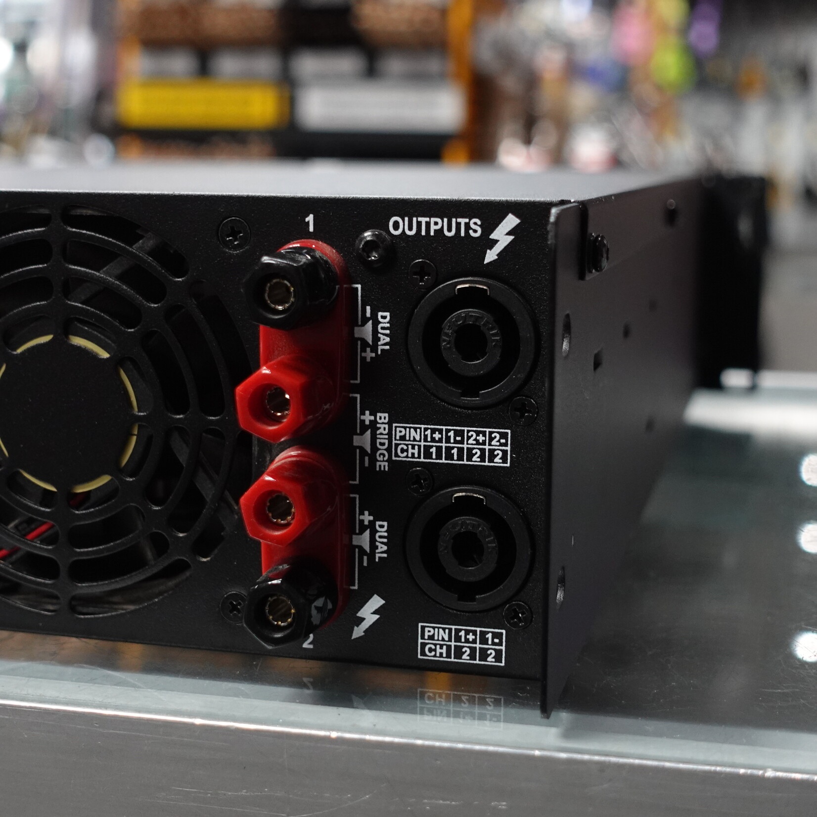 Crown XLS 802 2-Channel Power Amplifier - (Used)