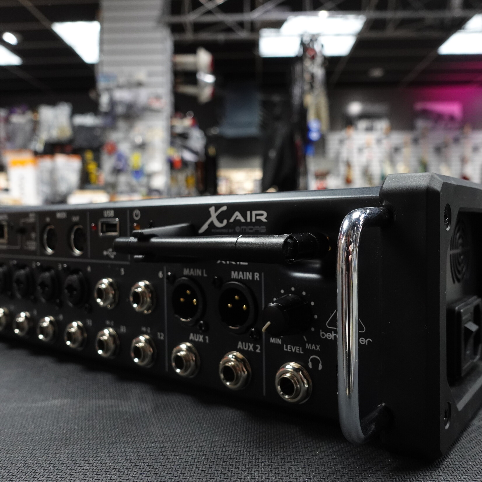 Behringer X Air XR12 12-Channel Tablet Controlled Digital Mixer - (Used)
