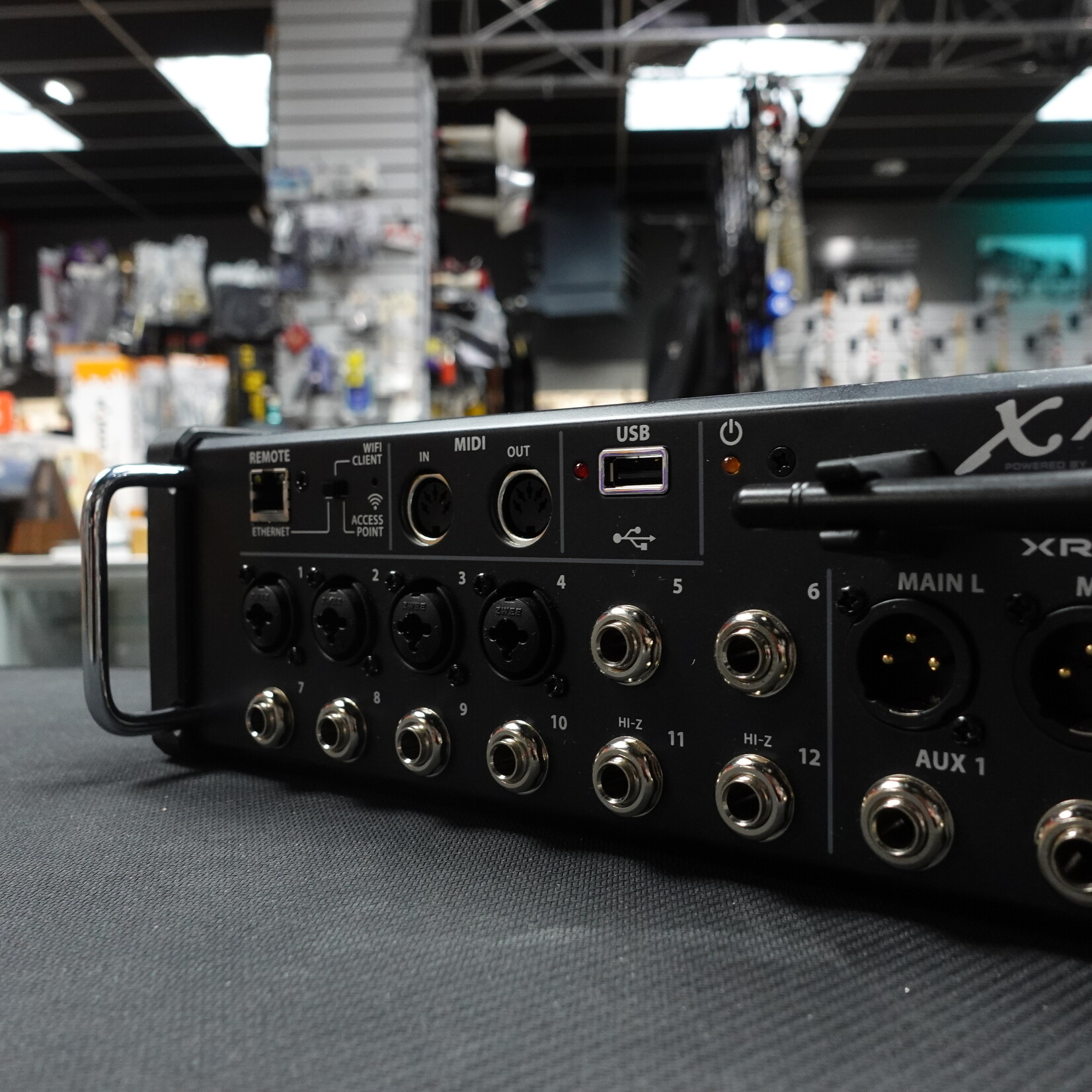 Behringer X Air XR12 12-Channel Tablet Controlled Digital Mixer - (Used)