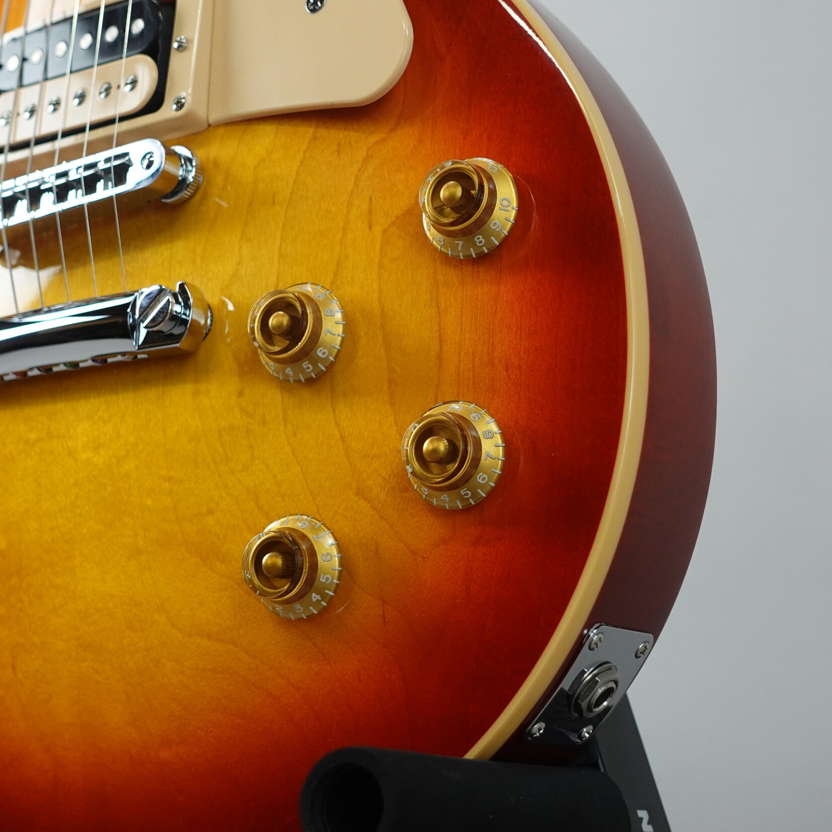 Gibson 2009 Les Paul Traditional Electric Guitar W/Case - Heritage Cherry Sunburst (Used)