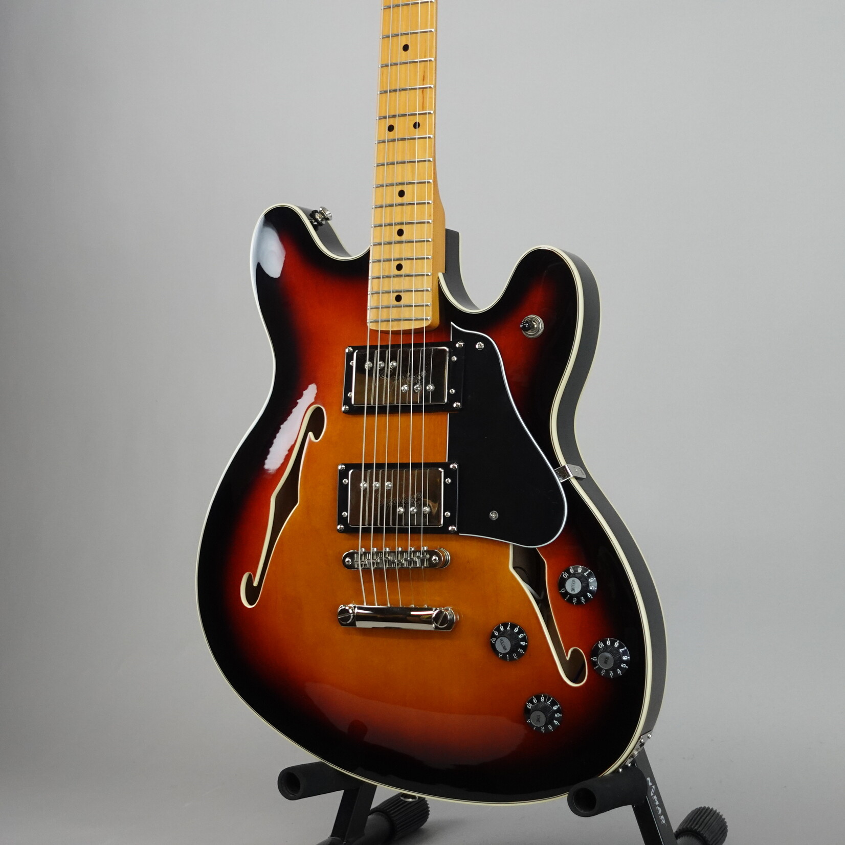 Squier Classic Vibe Starcaster Maple Fingerboard - 3-Color Sunburst (Used)