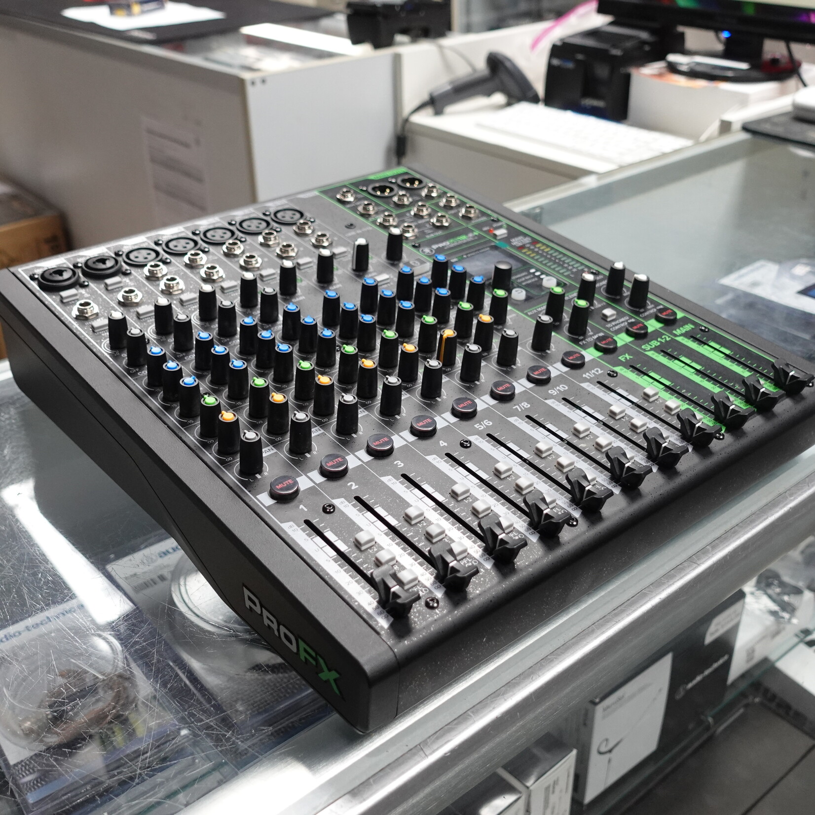 Mackie ProFX12v3+ 12-channel Mixer - (DEMO)