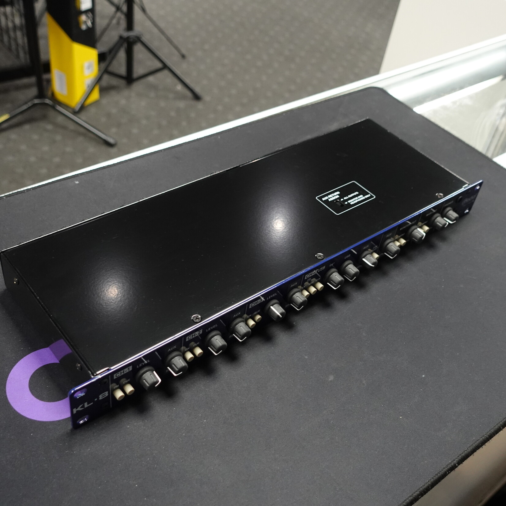 Radial Engineering KL-8 Rackmount Keyboard Mixing Station - (Used)