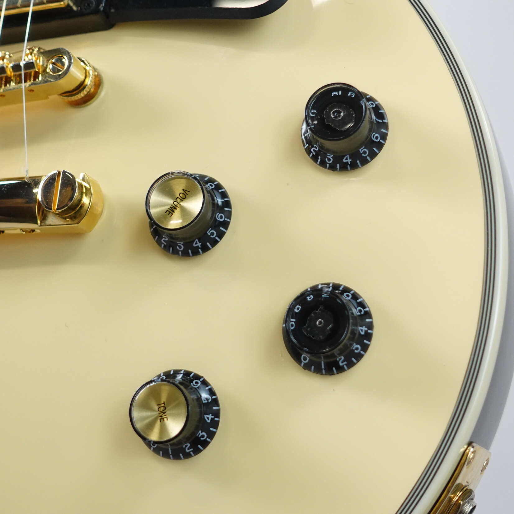 Epiphone Les Paul Custom Blackback Electric Guitar - Antique Ivory (Used)