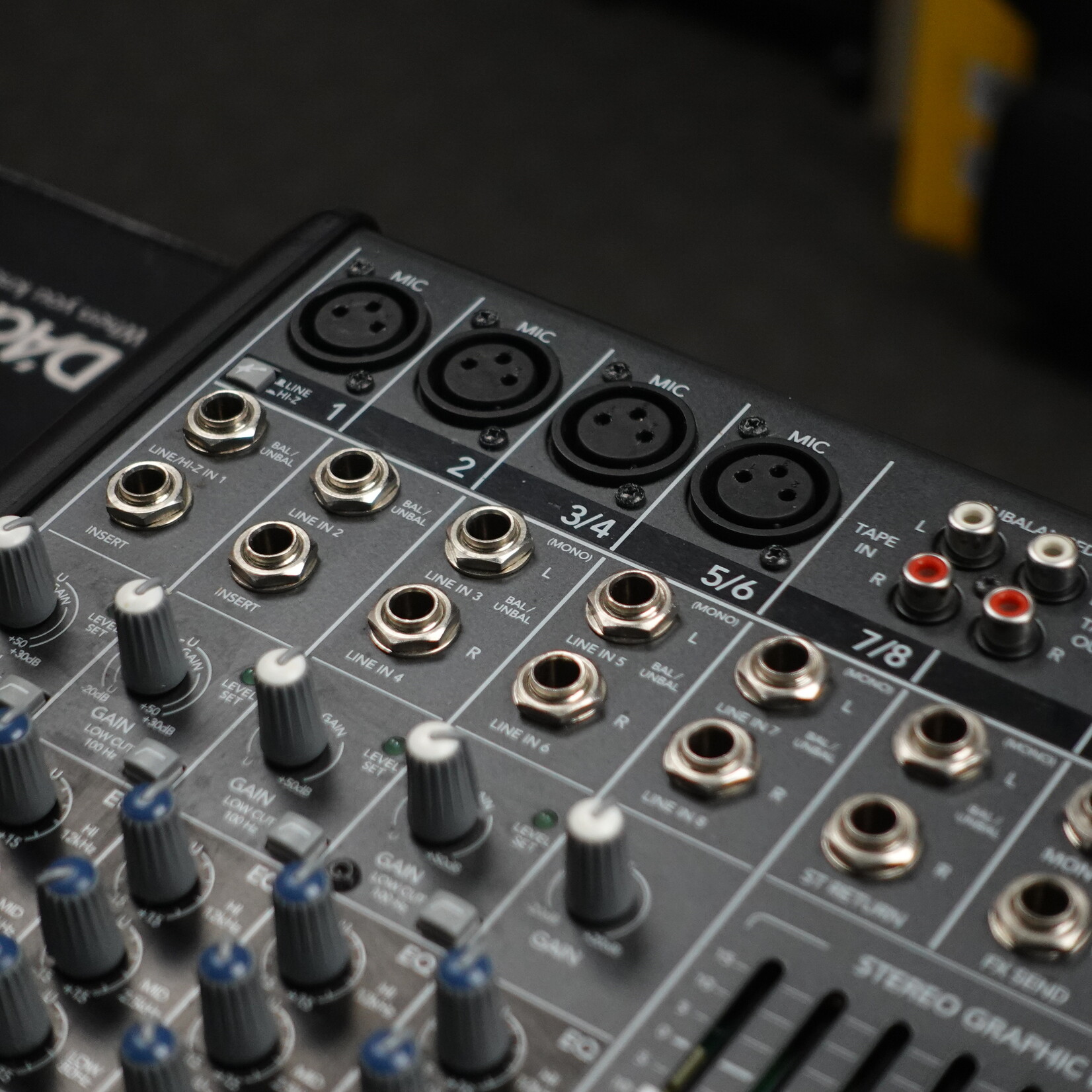 Mackie ProFX8 8 Channel Compact Mixer w/FX - (Used)