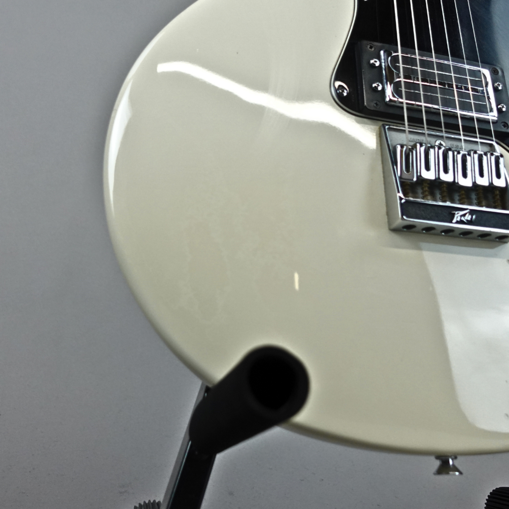 Peavey 80's T-60 Electric Guitar W/Hardshell Case - White (Used)