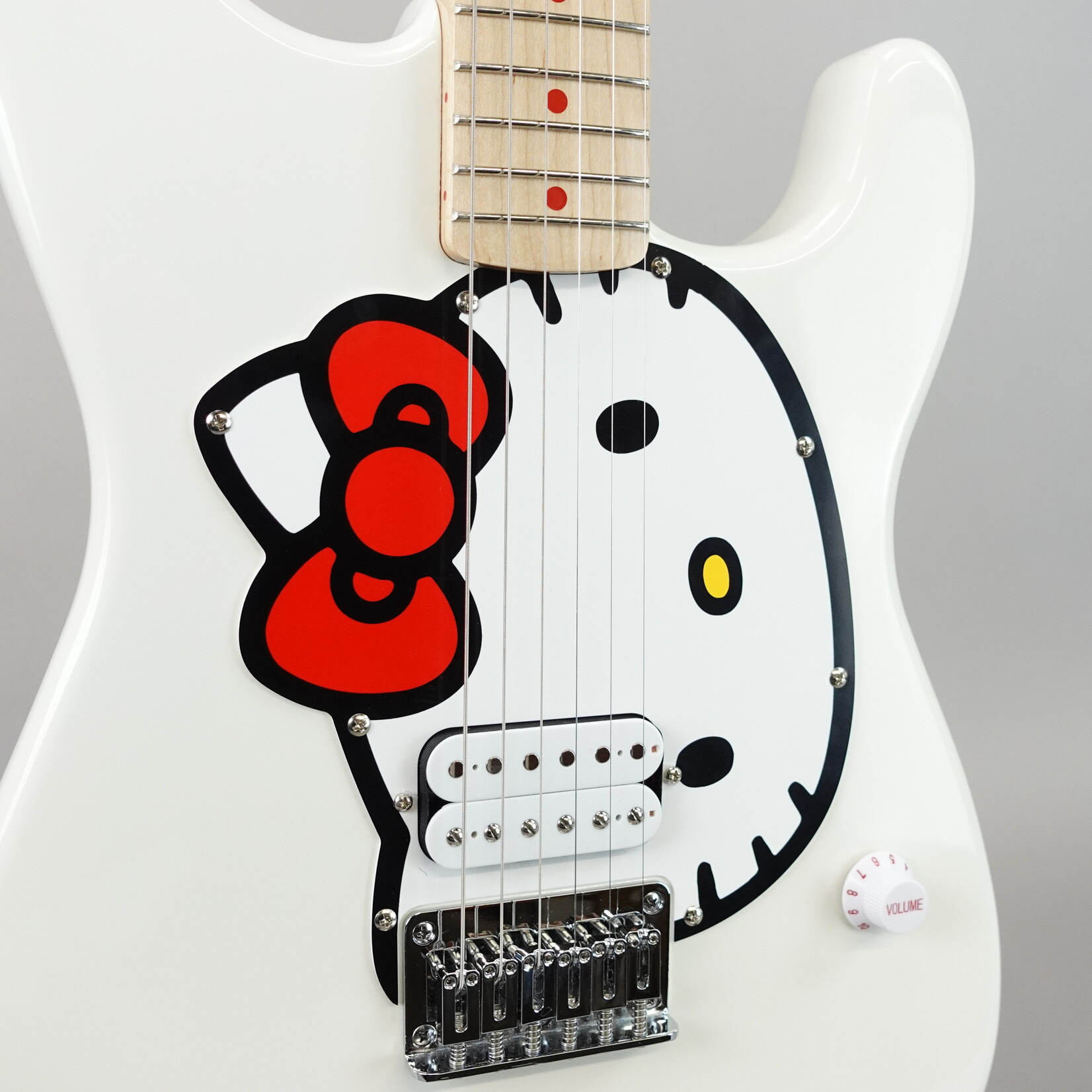 Squier Limited Edition Hello Kitty® Stratocaster w/Gig Bag, Maple Fingerboard - White (Used)