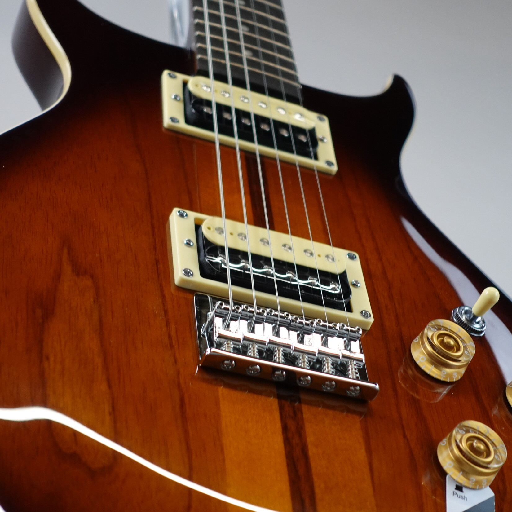 Washburn H10TS Wing Series Hawk Ashwood Body Electric Guitar - Tobacco