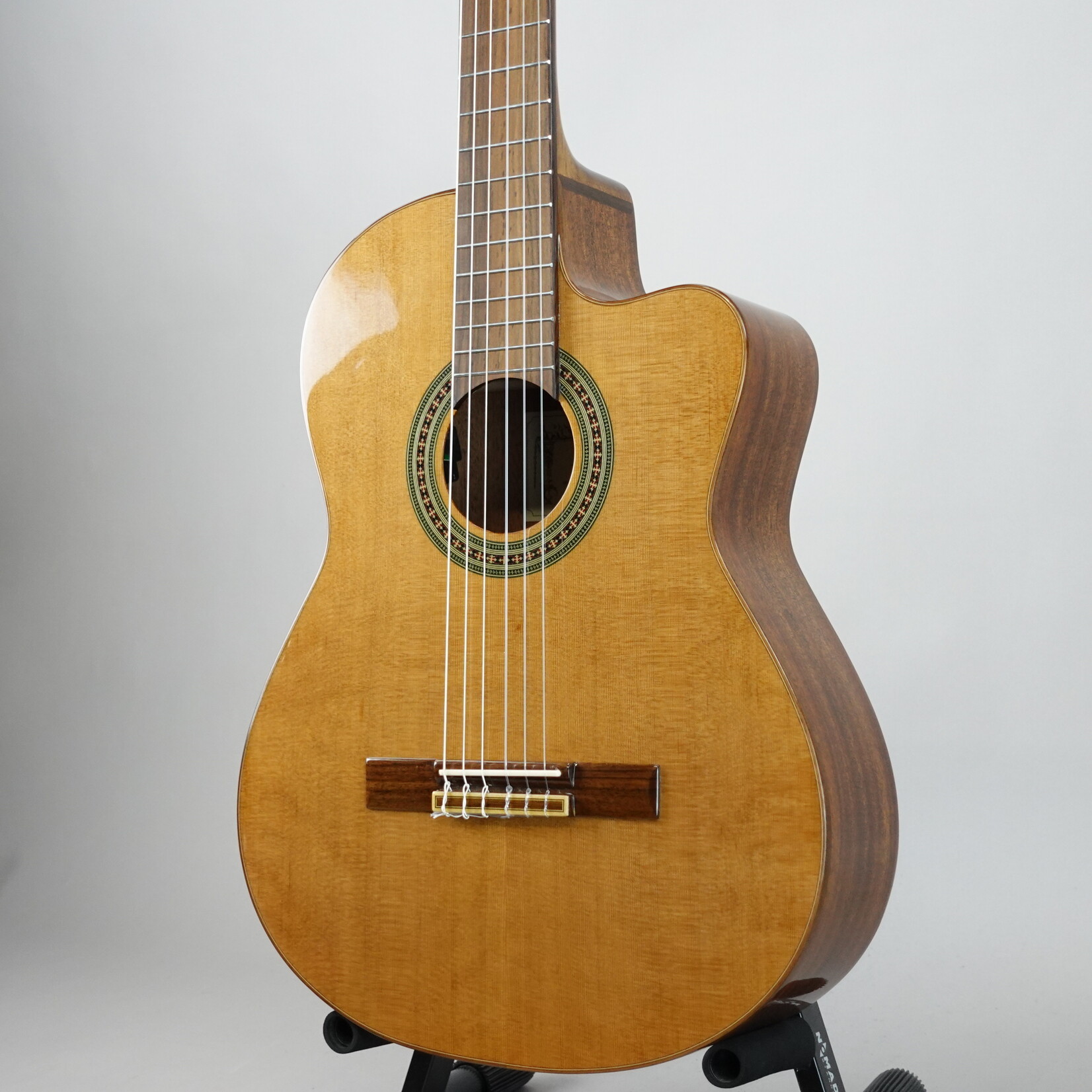 Alvarez AC65CE Artist Classical Acoustic Electric w/Cutaway EQ & Tuner (Used)