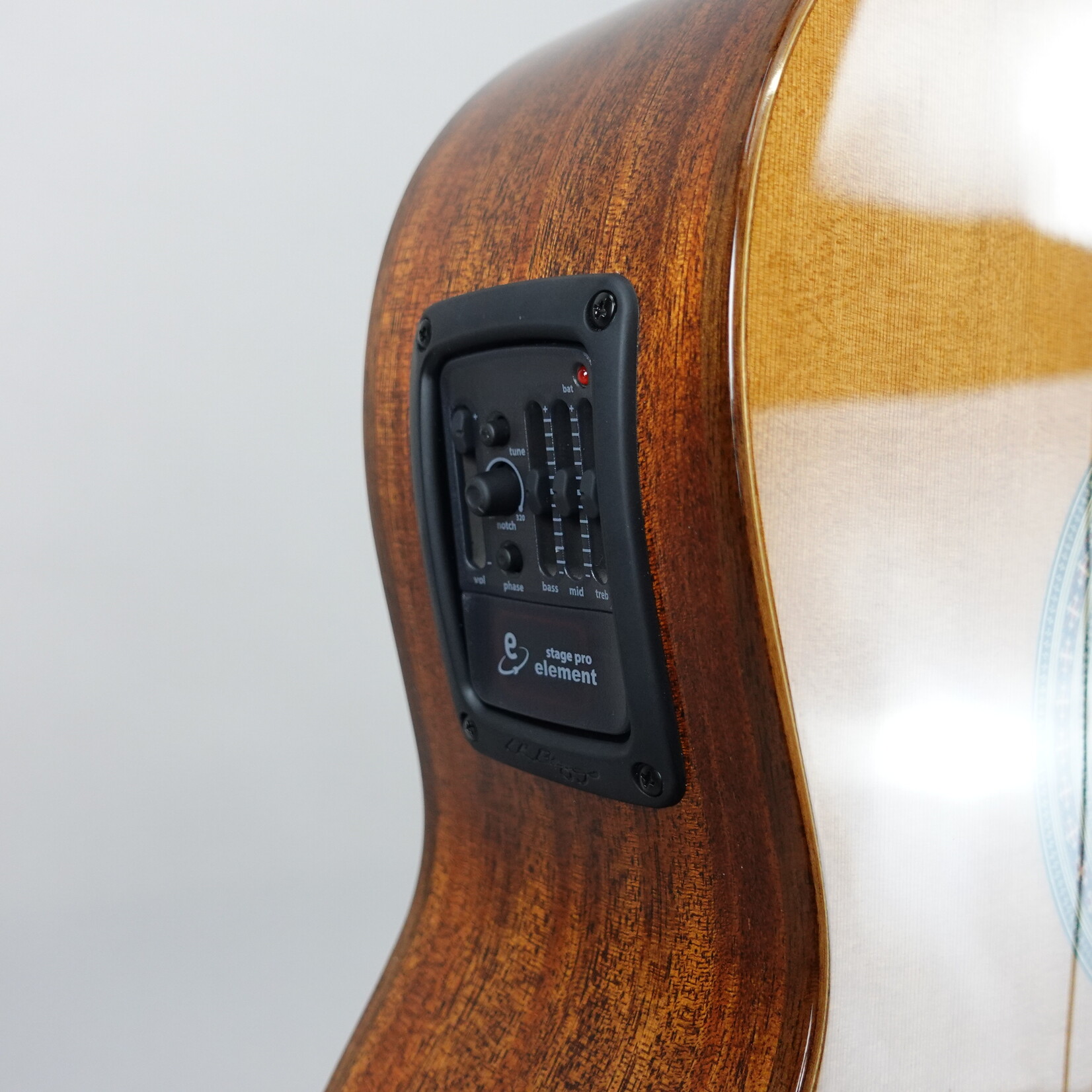 Alvarez AC65CE Artist Classical Acoustic Electric w/Cutaway EQ & Tuner (Used)