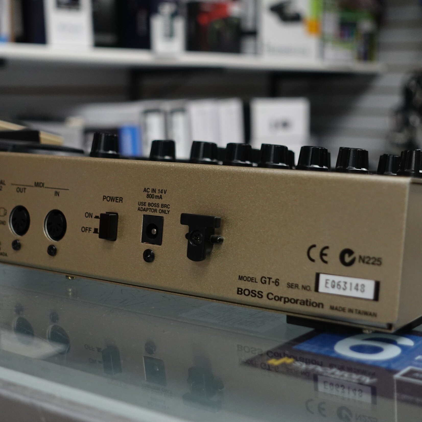 Boss GT-6 Multi Effects Pedals W/Carry Bag - (Used)