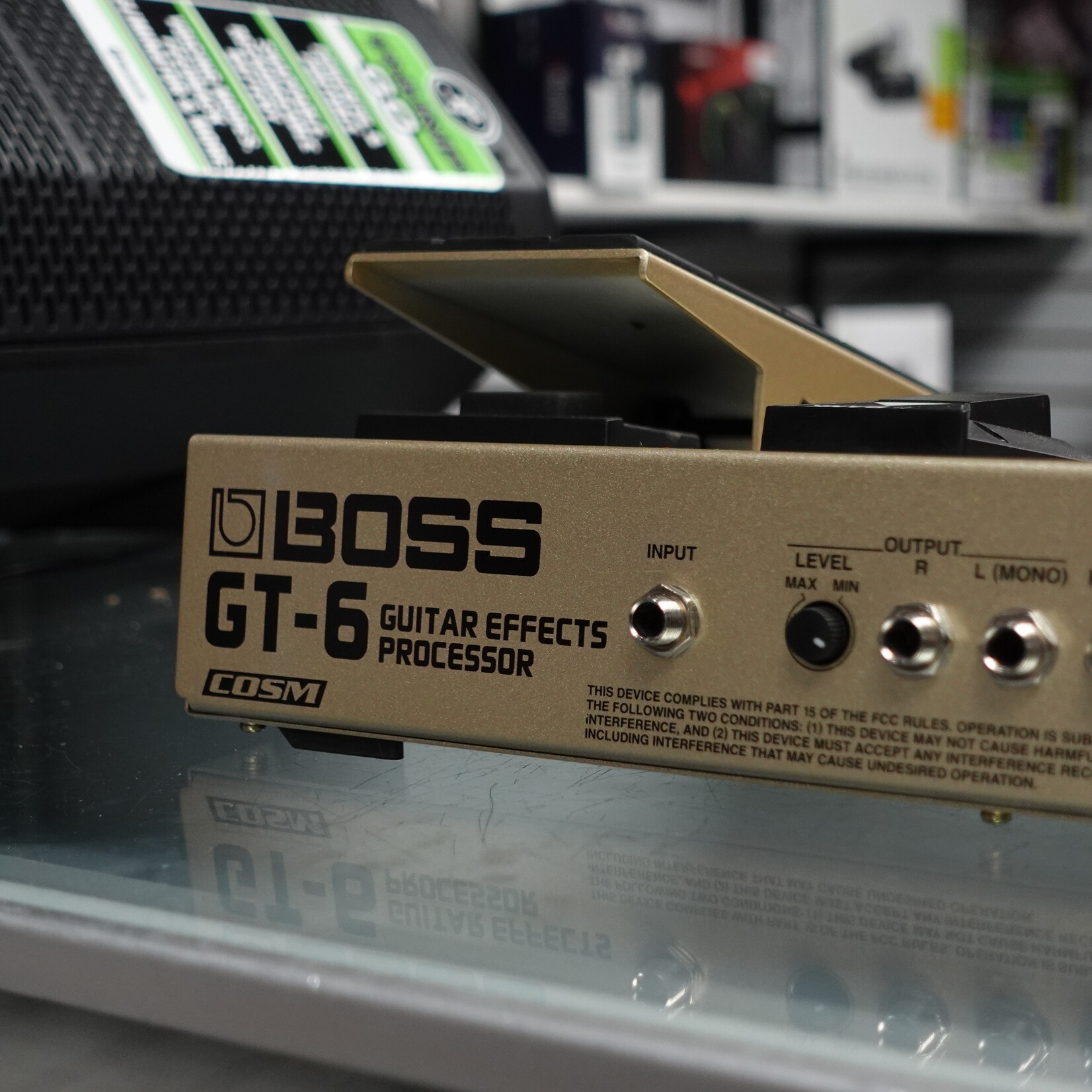 Boss GT-6 Multi Effects Pedals W/Carry Bag - (Used)