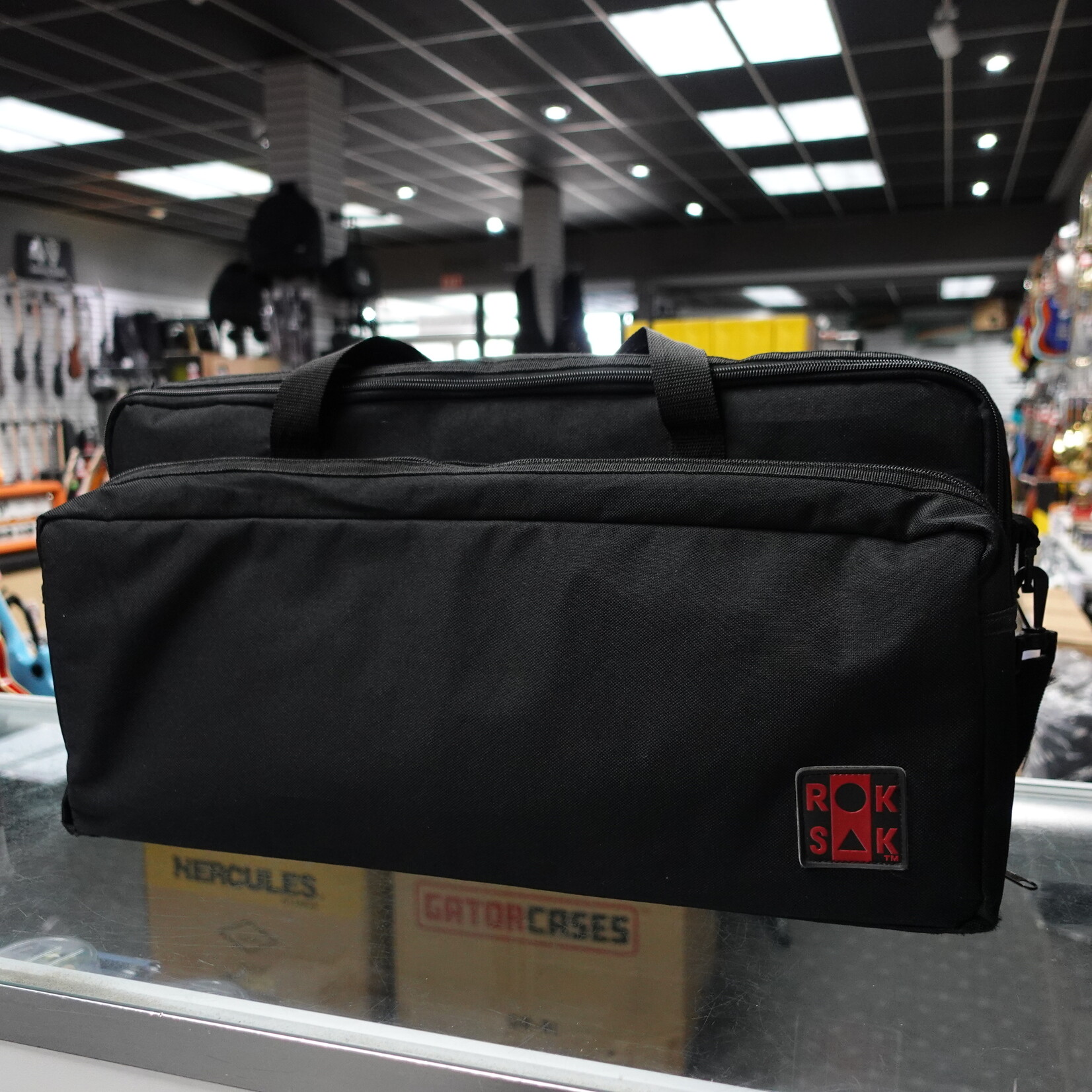 Boss GT-6 Multi Effects Pedals W/Carry Bag - (Used)