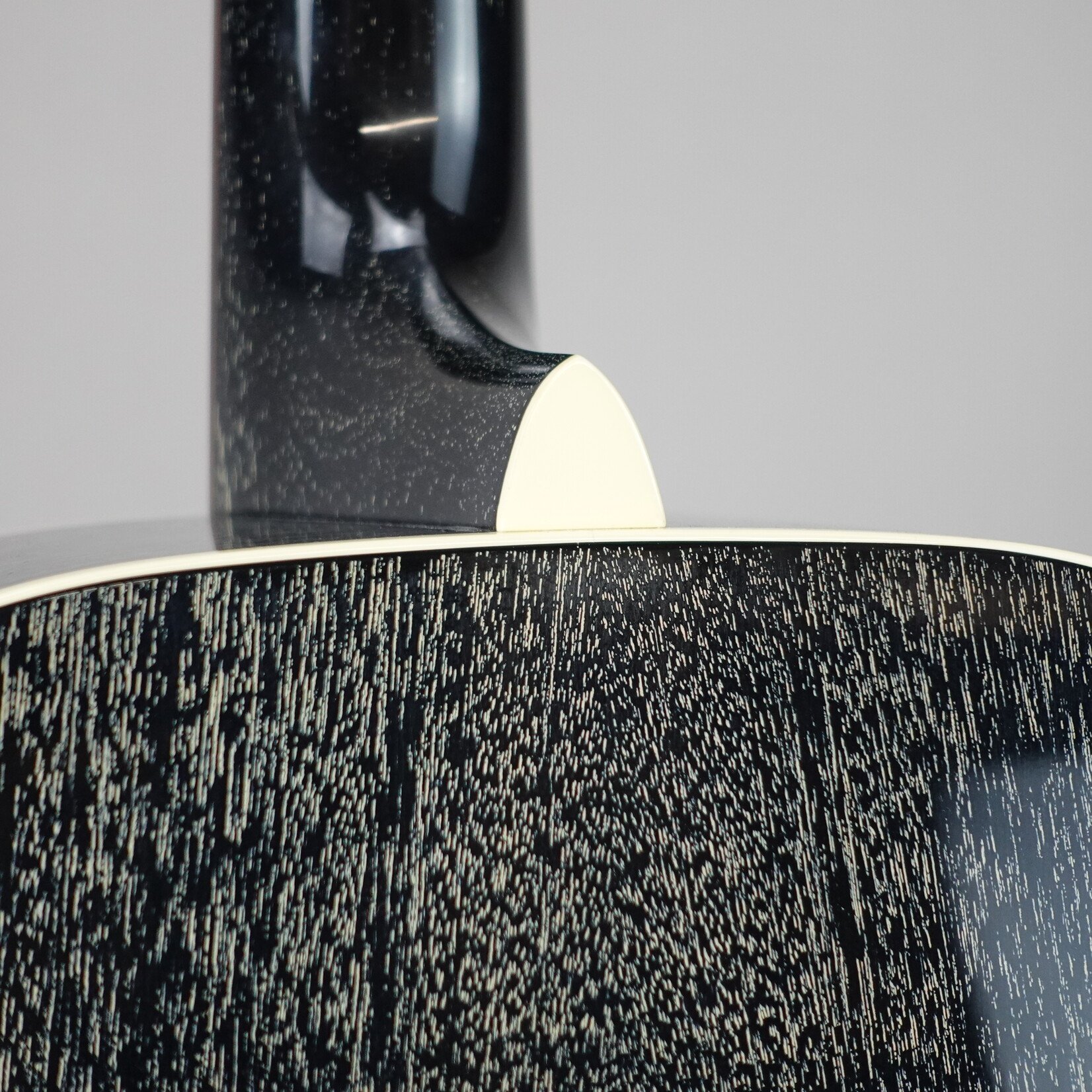 Martin Custom Shop D-18 Custom Dreadnaught W/Hardshell Case - Old Dog