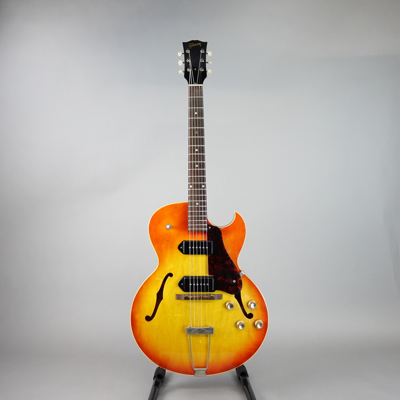 Gibson (Circa 1964) ES-125 Hollowbody Guitar W/Original Case - Cherry Sunburst (Used)