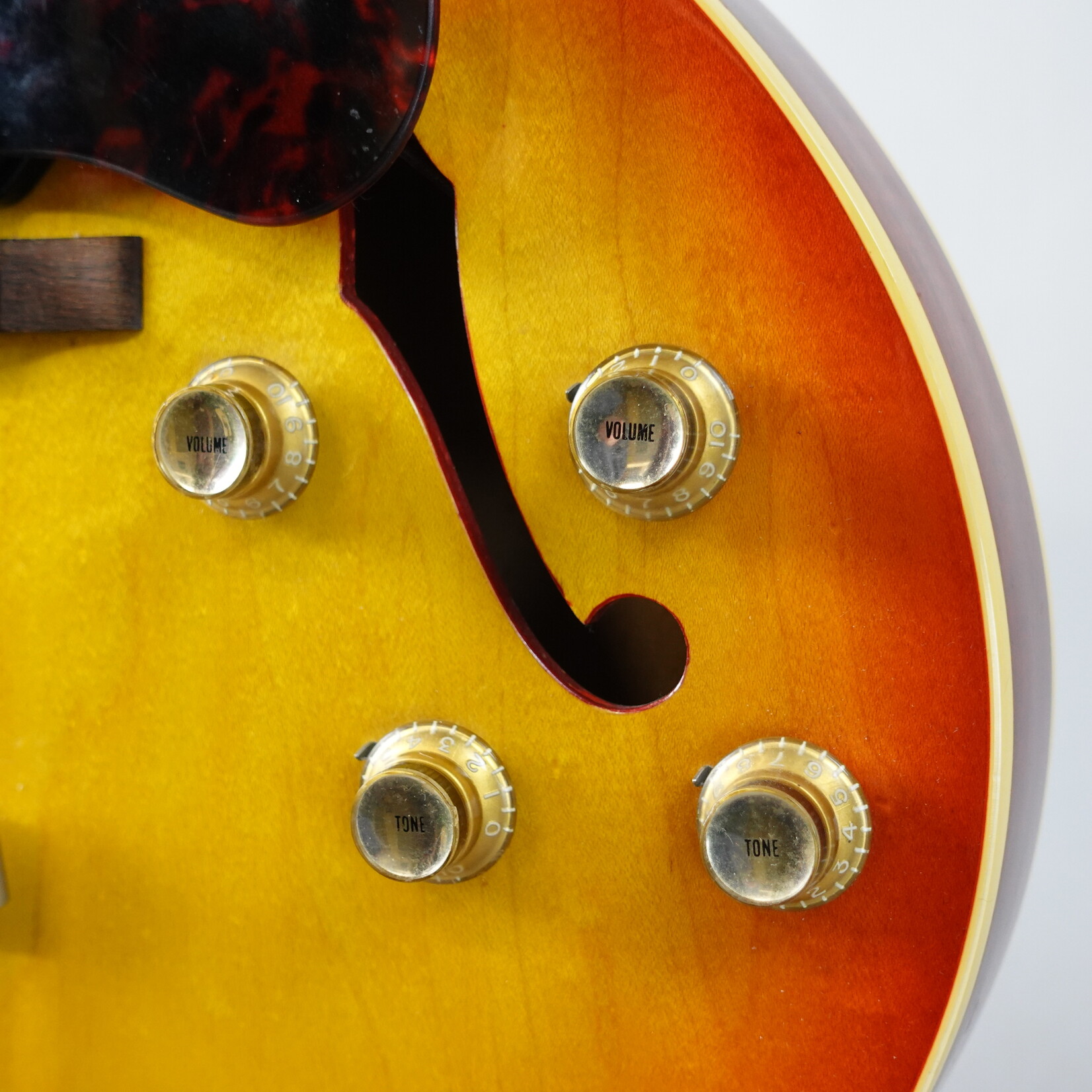 Gibson (Circa 1964) ES-125 Hollowbody Guitar W/Original Case - Cherry Sunburst (Used)