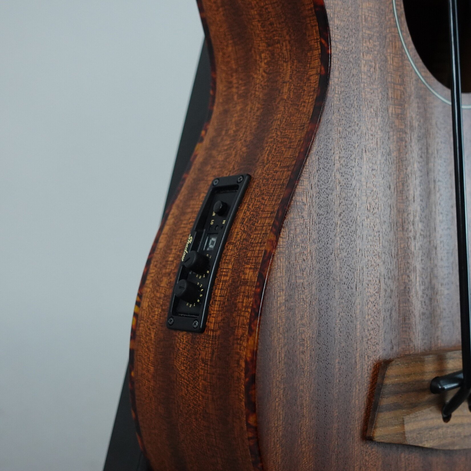 Kala Scout Fretless U-Bass W/Softshell Case - (Used)