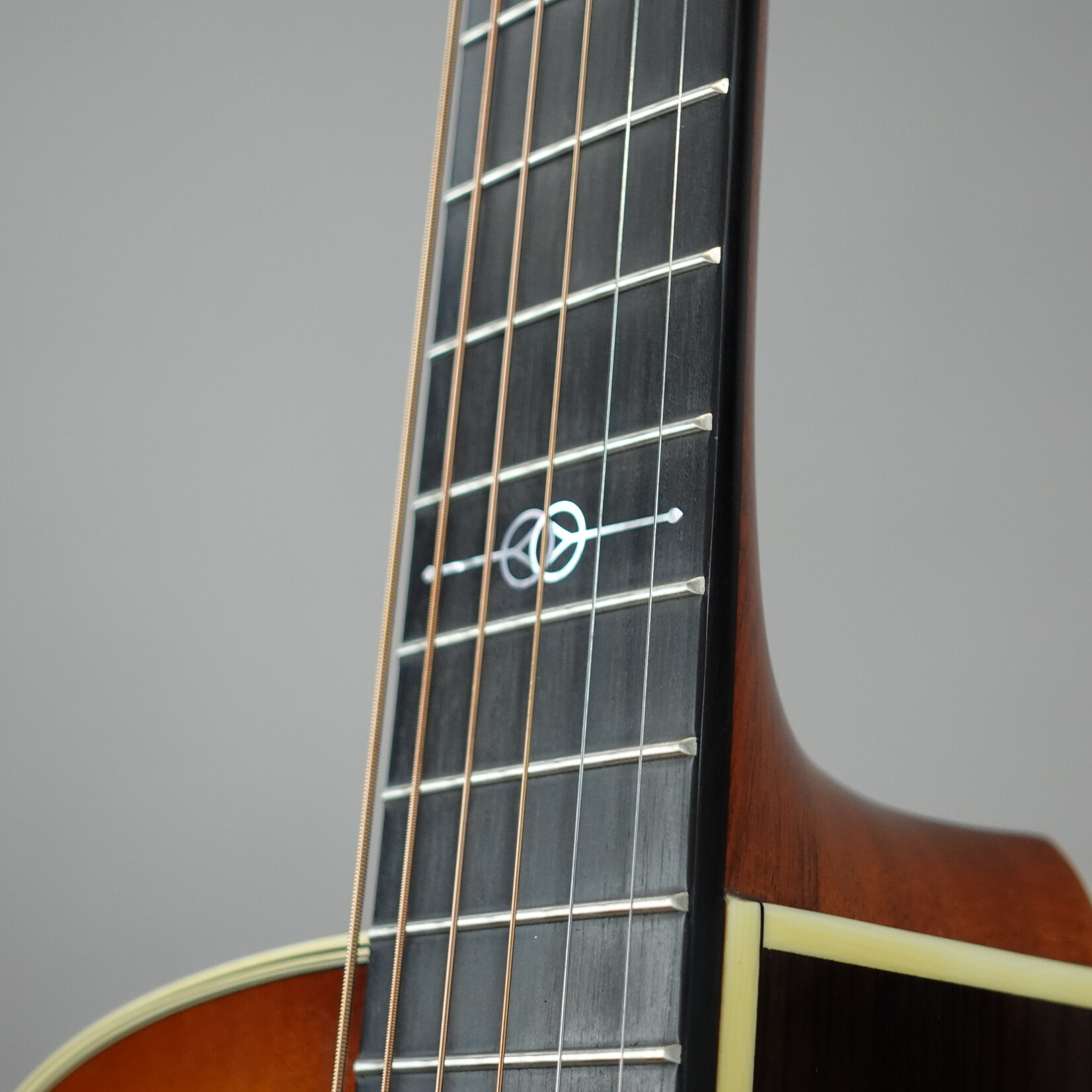 Alvarez Yairi GYM70ce Masterworks Series Acoustic-Electric Guitar W/Case - Shadowburst