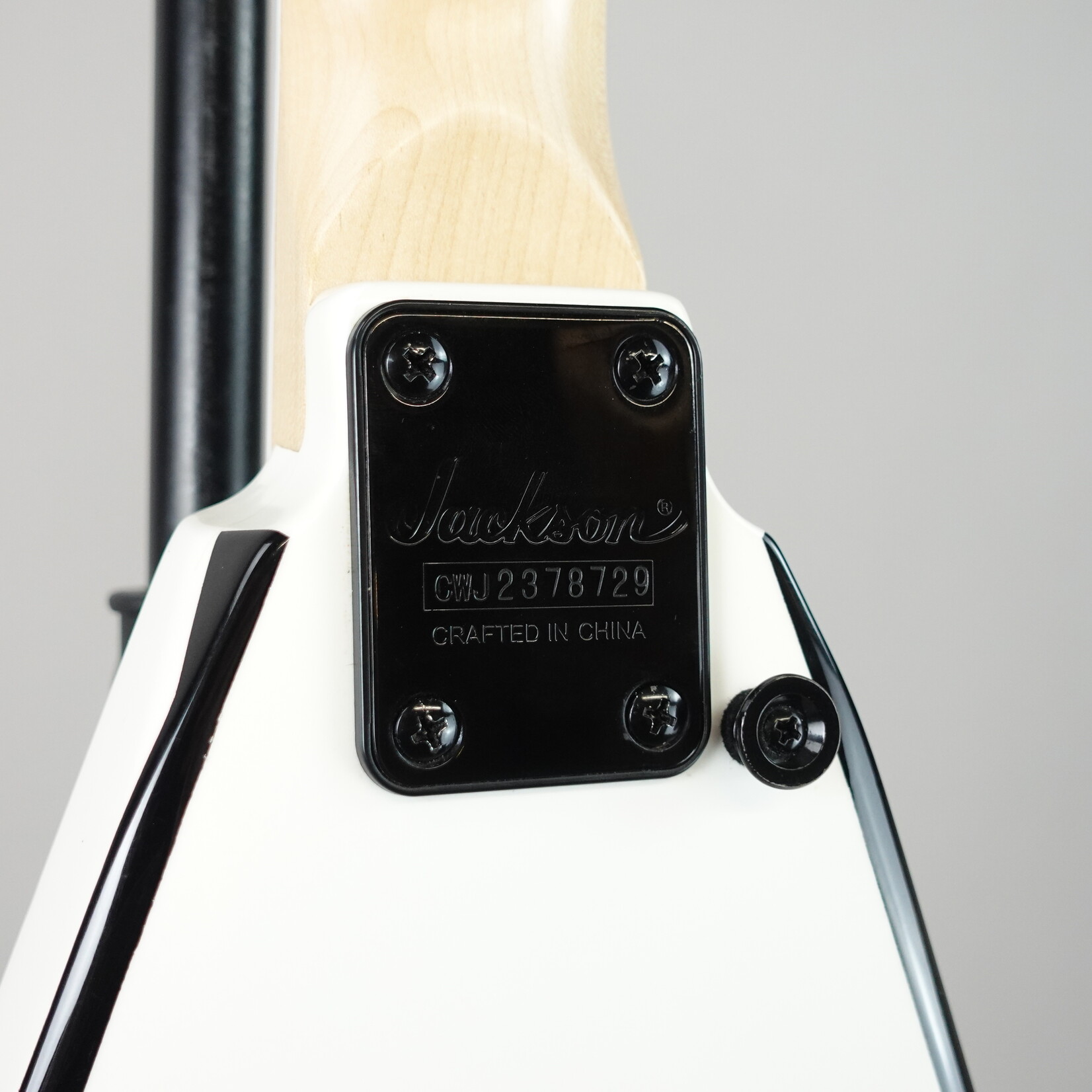 Jackson JS Series Rhoads JS32T, Amaranth Fingerboard - White with Black Bevels (Used)