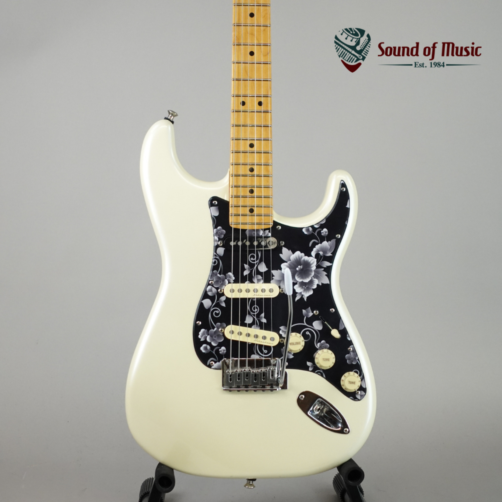 Fender Player Plus Stratocaster W/Maple Fingerboard - Olympic Pearl (Used)