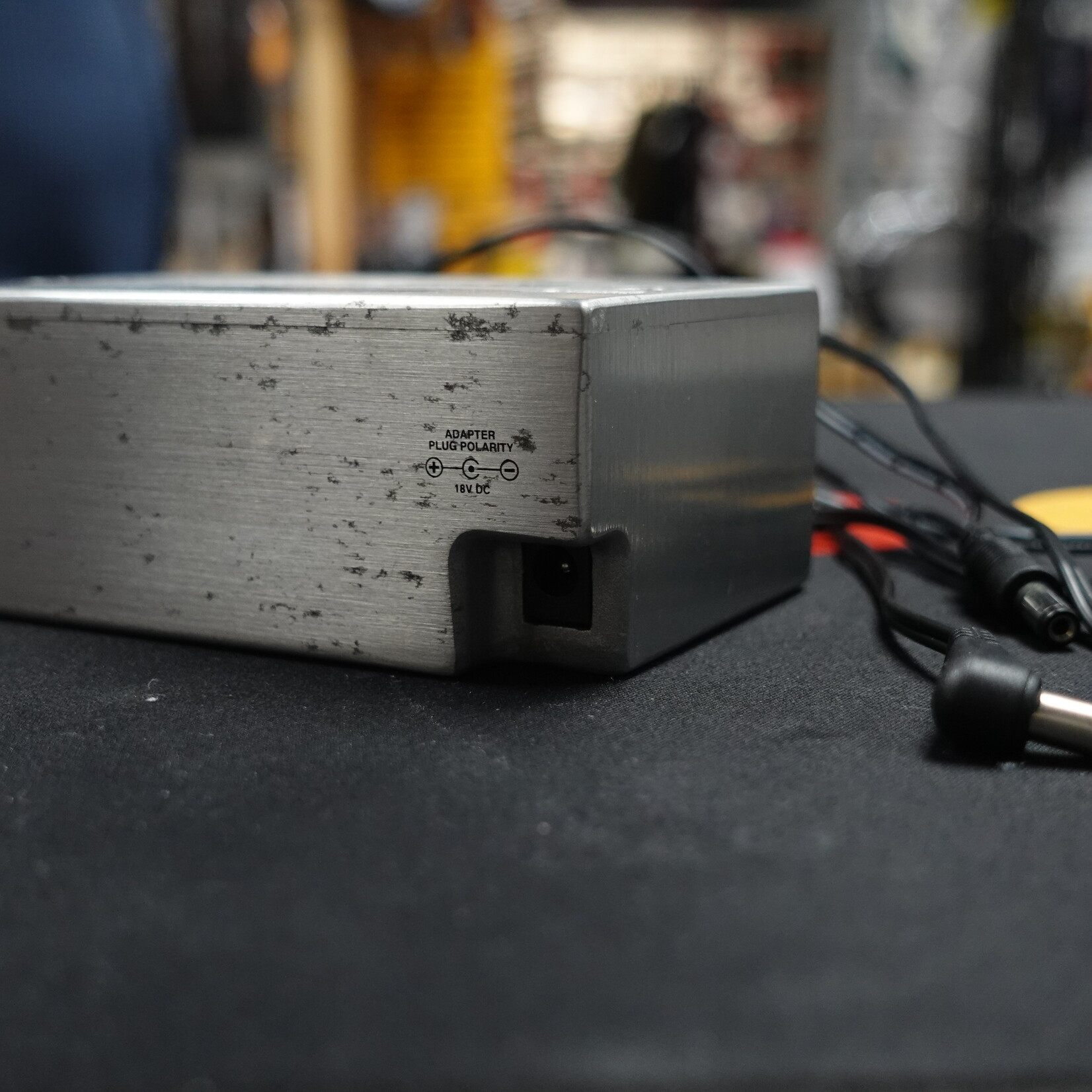 MXR Iso-Brick Pedal Power Supply - (Used)
