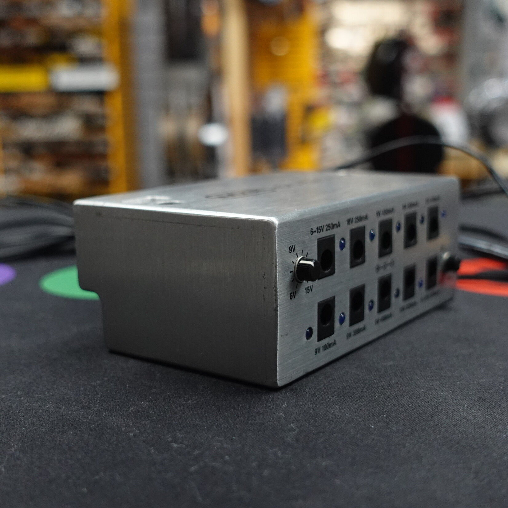 MXR Iso-Brick Pedal Power Supply - (Used)